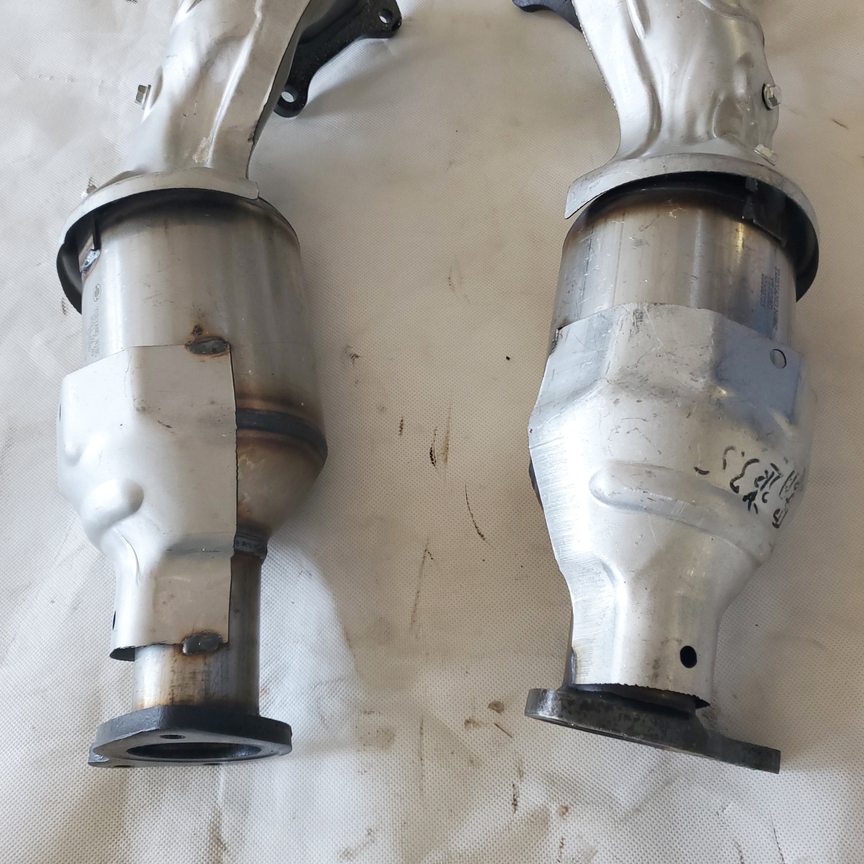 Car Accessories Customized High Quality Direct Fit Catalytic Converter for Toyota Land Cruiser Prado 4000