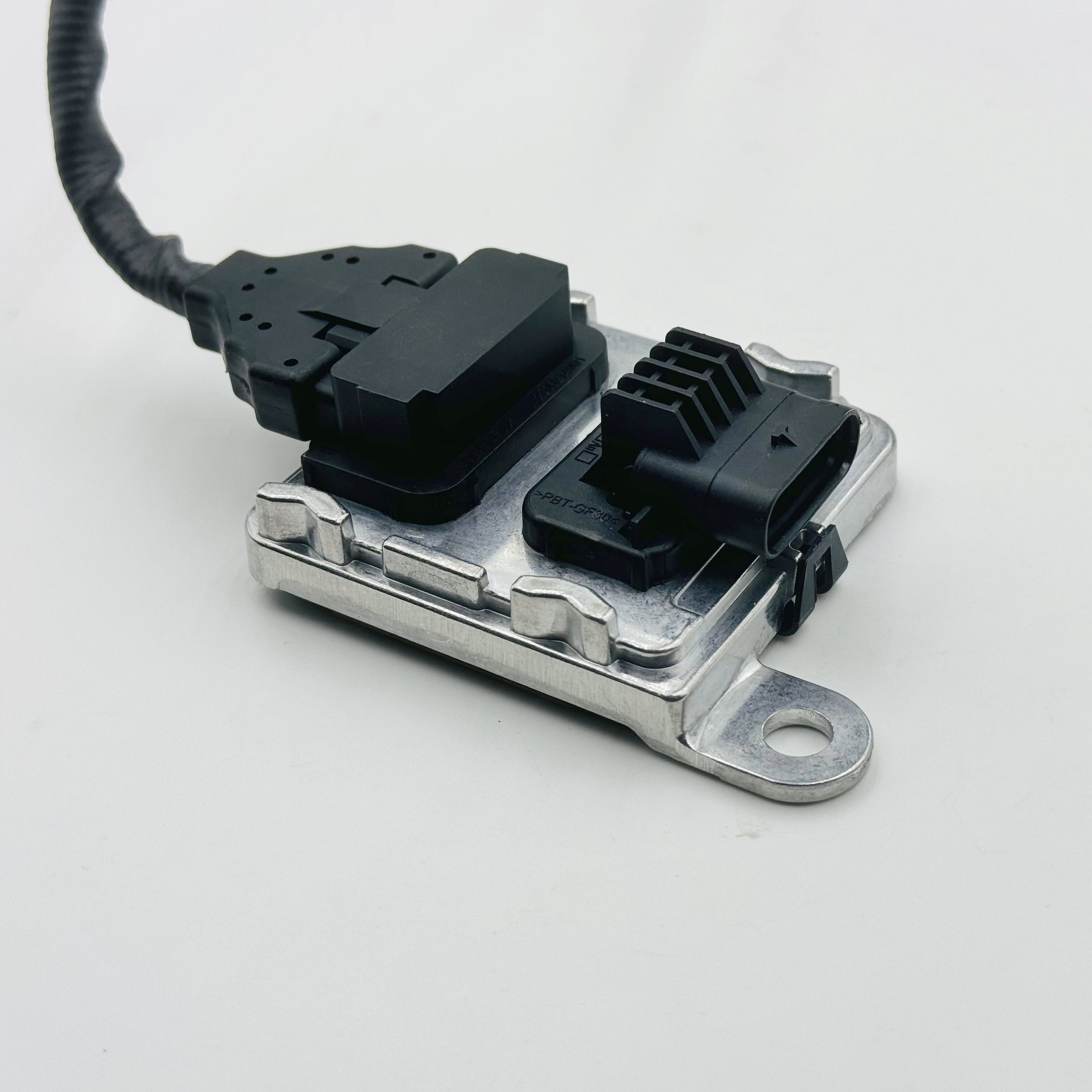 4326869 5WK96753A New Condition Nitrogen Oxide Sensor for Cummins 4326869RX 5WK96753B NOx Sensor