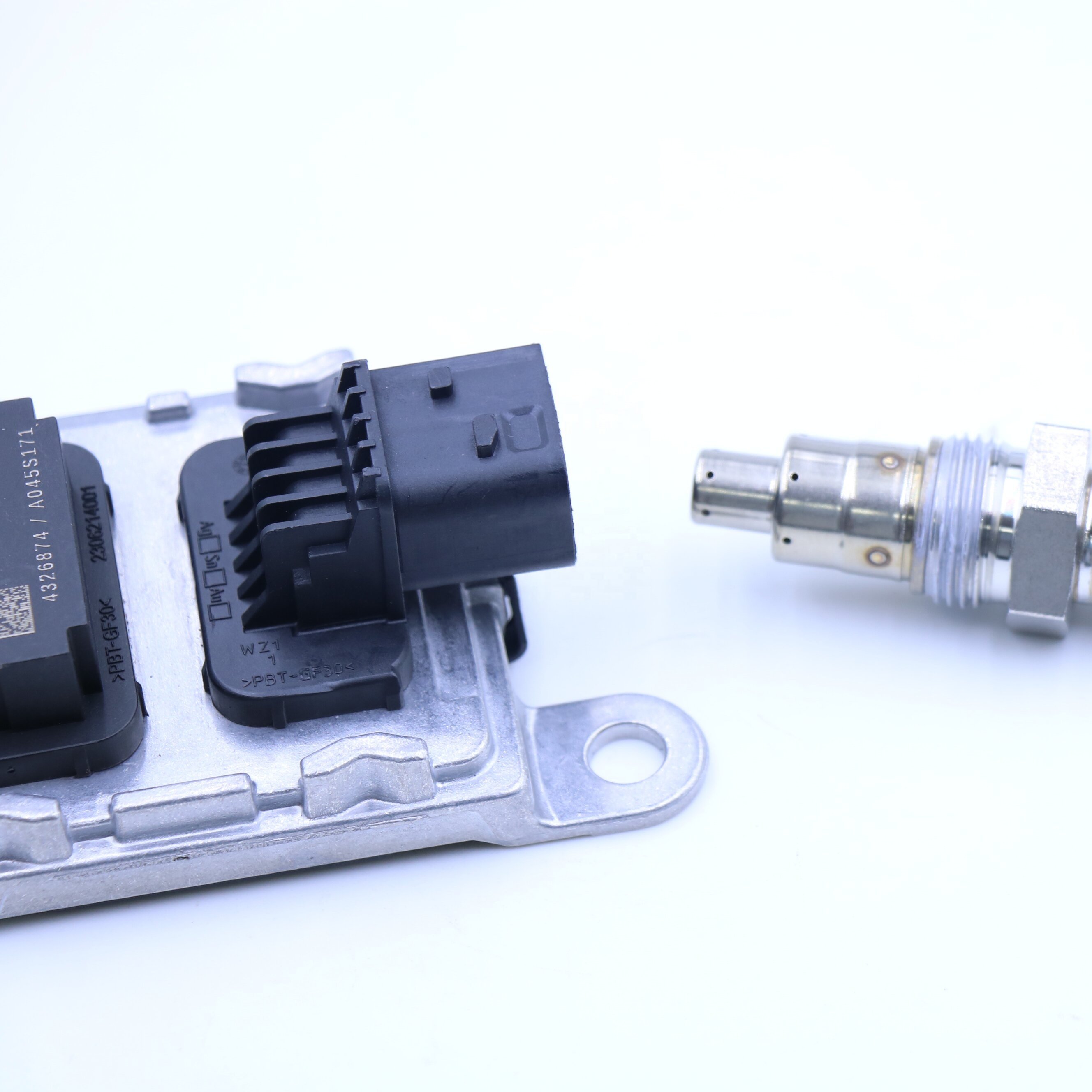 New Condition Nitrogen Oxide (NOx) Sensor 5WK96741A for Cummins Engine 28729846 4326874 24V Truck Sensor