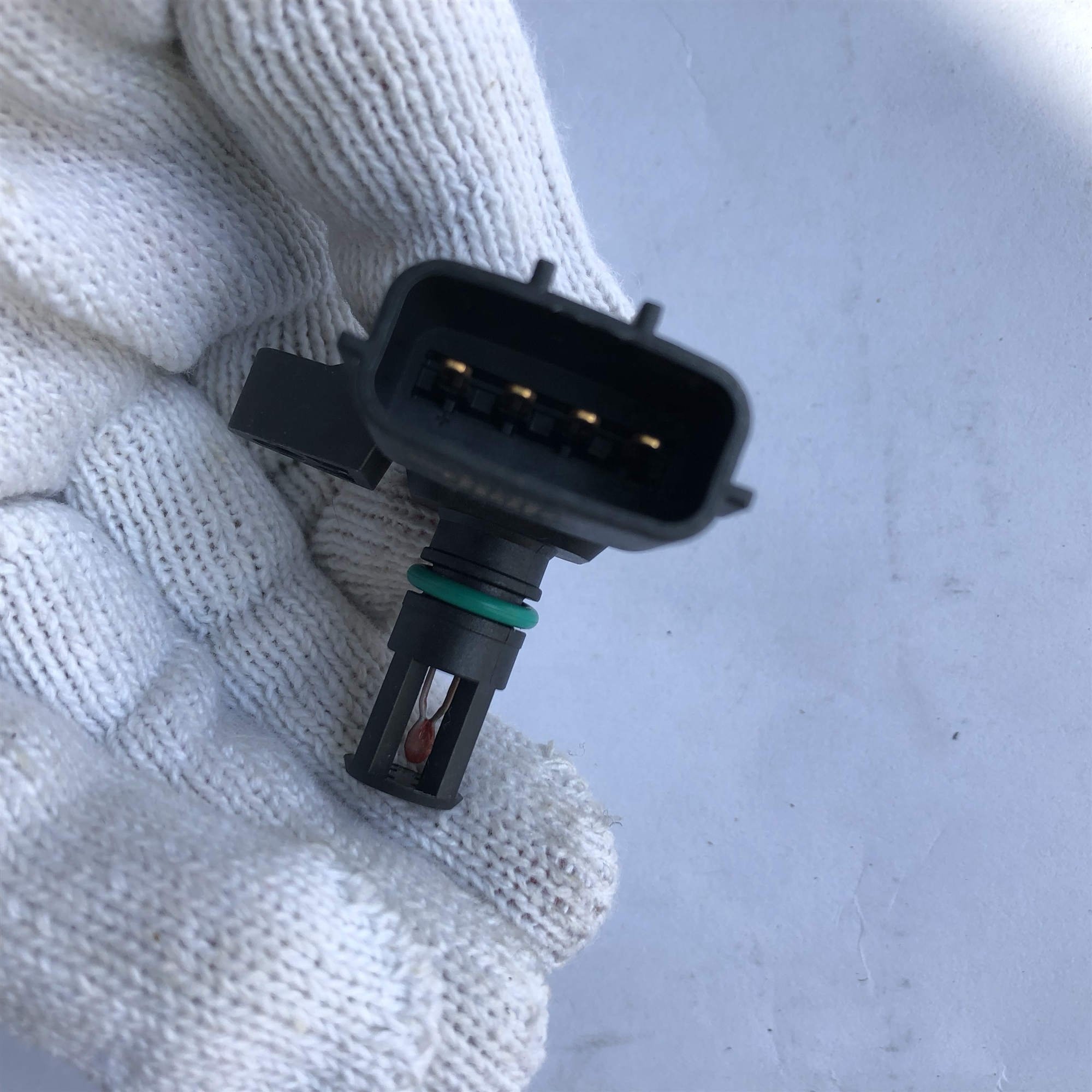 Genuine QSB6.7 Engine Pressure Temperature Sensor 2897333 4921322