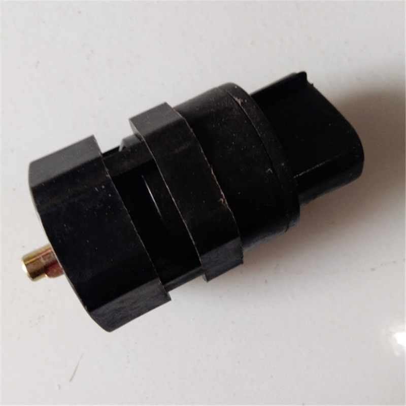 NKR TFR 8-97129704-0 Vehicle Speed Sensor for ISUZU 4JB1