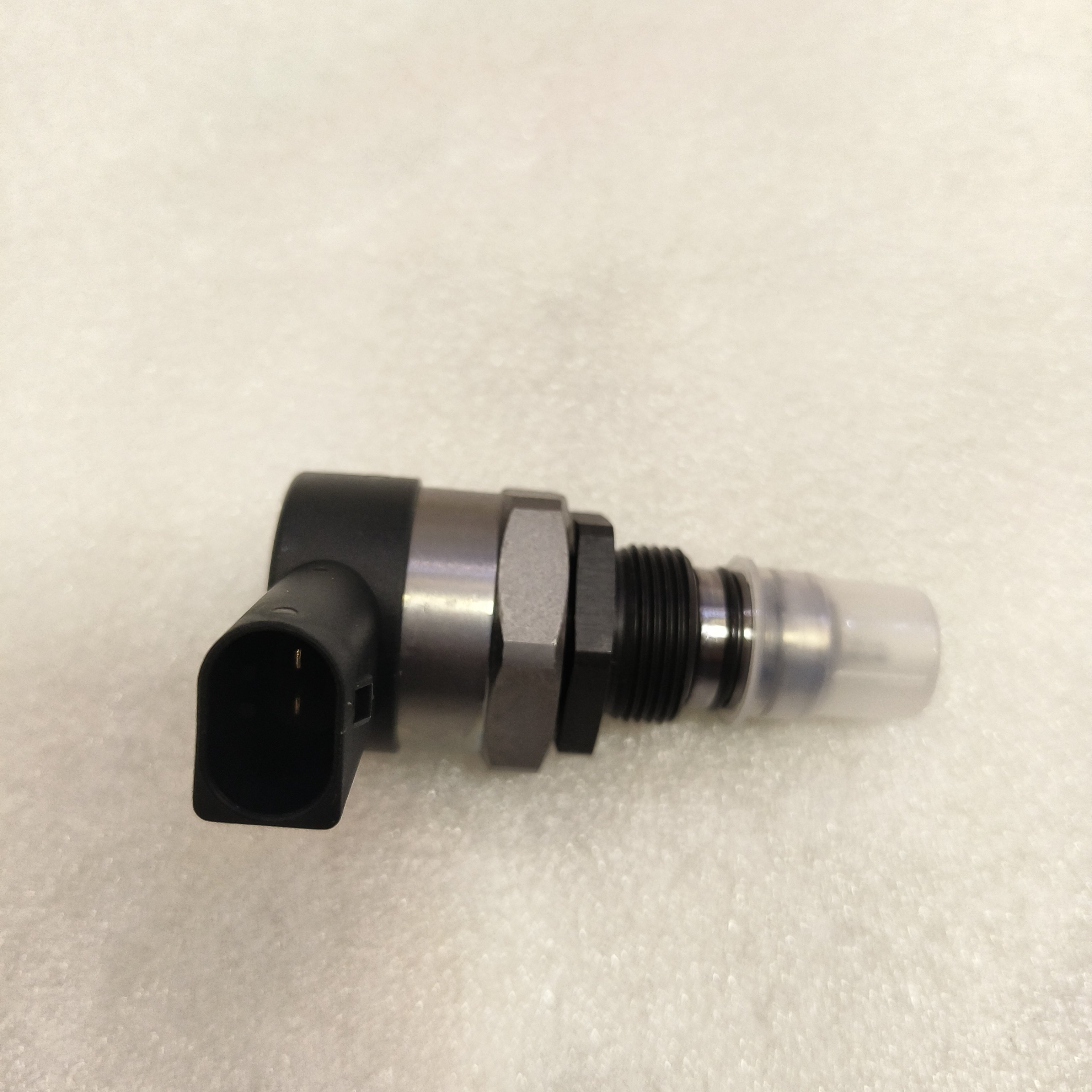 Top selling spare parts truck auto sensors regulator control valve 0281002494 0281002858 0281006002