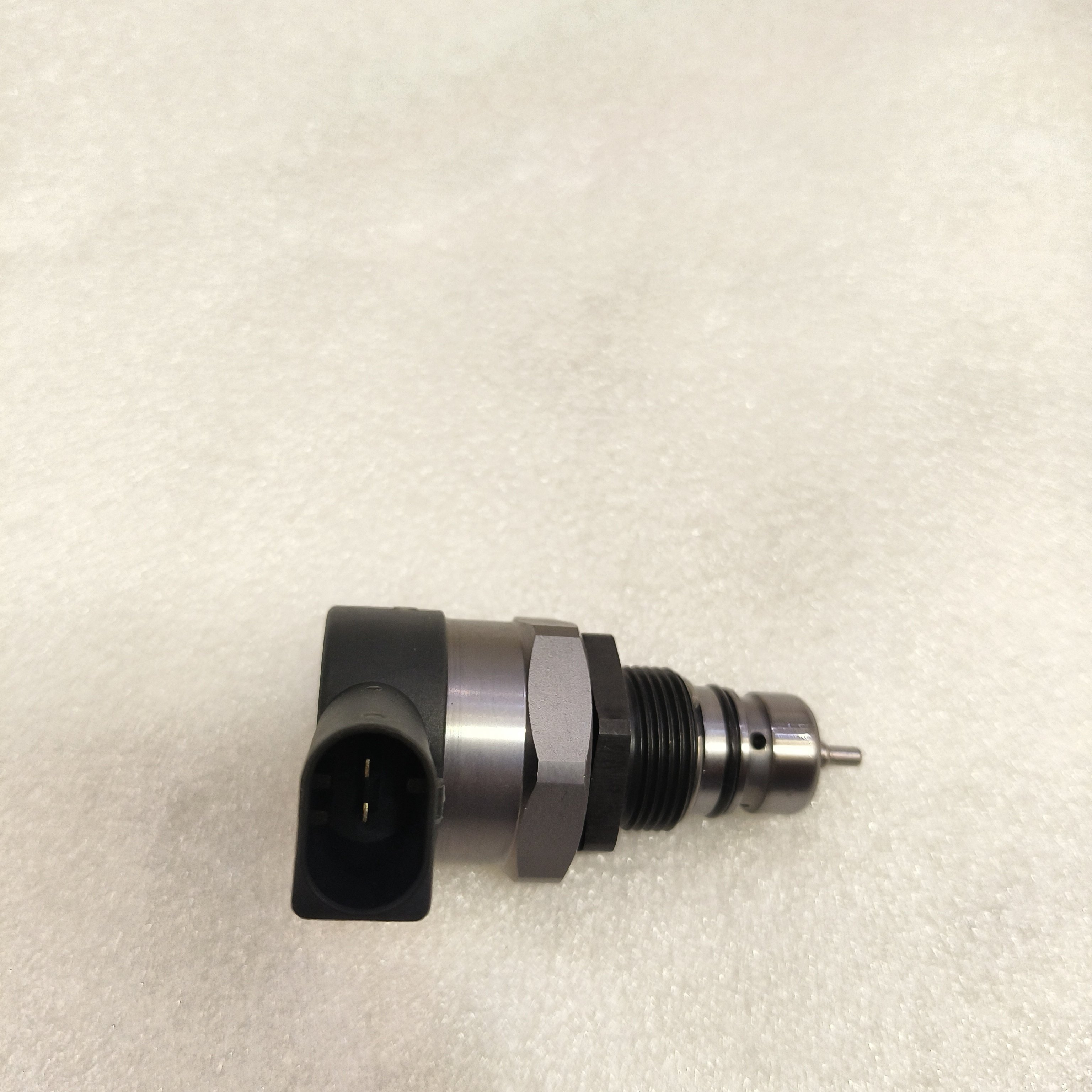Top selling spare parts truck auto sensors regulator control valve 0281002494 0281002858 0281006002