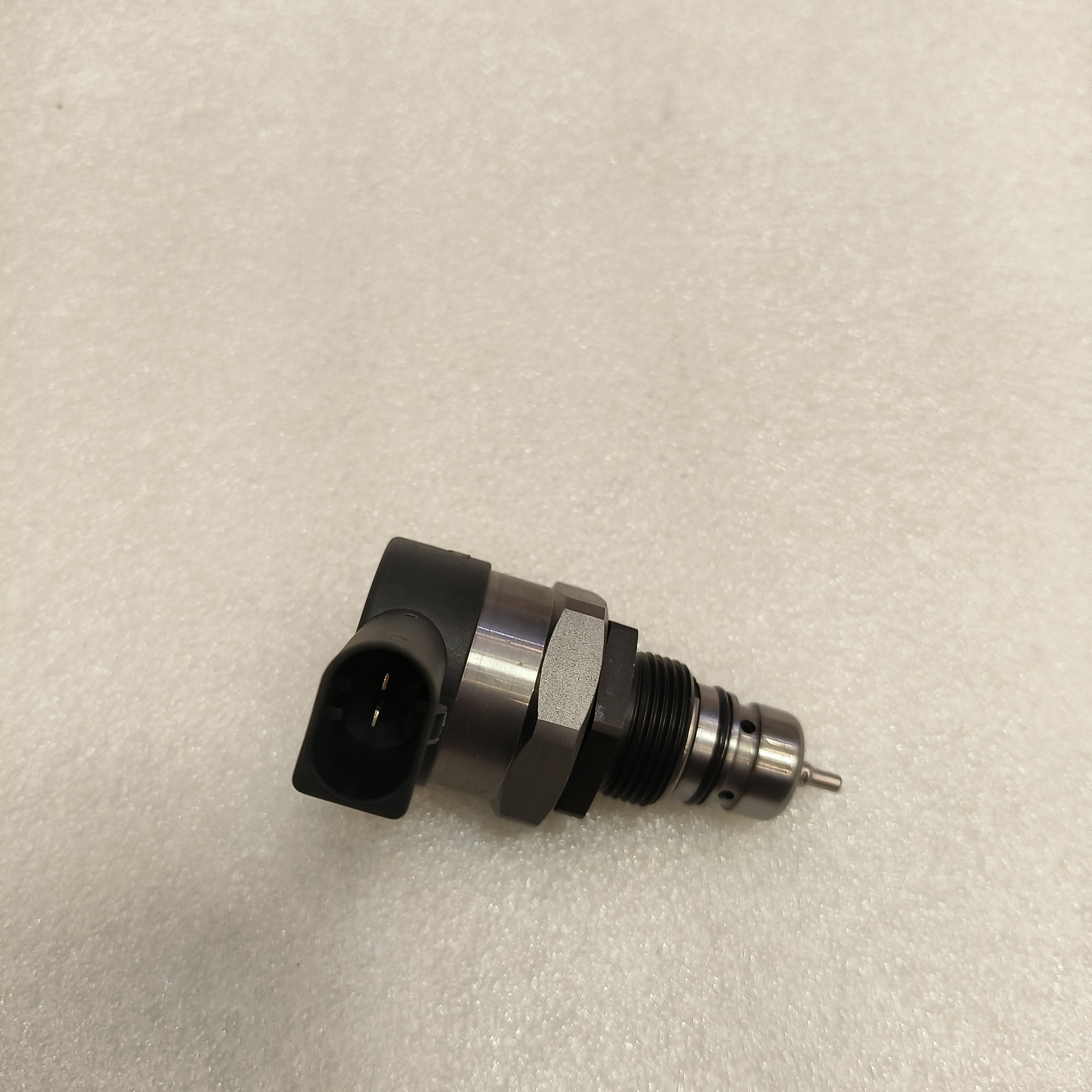 Top selling spare parts truck auto sensors regulator control valve 0281002494 0281002858 0281006002