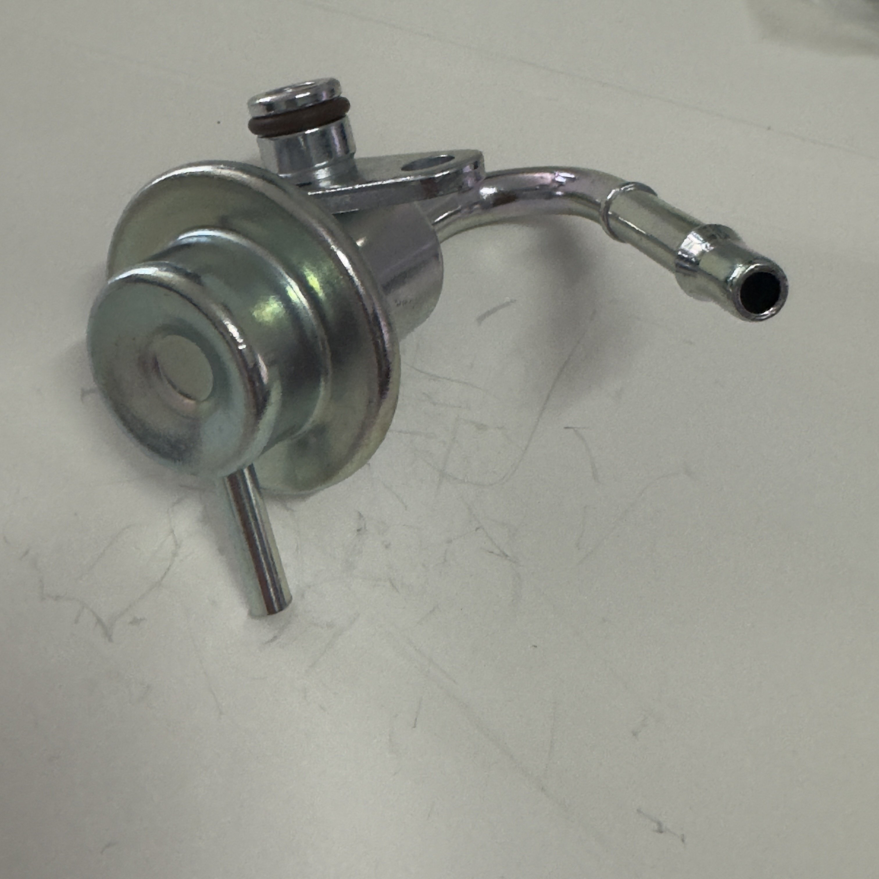 Auto Parts Fuel Pressure Regulator 22670-0W00A for Toyota Cars