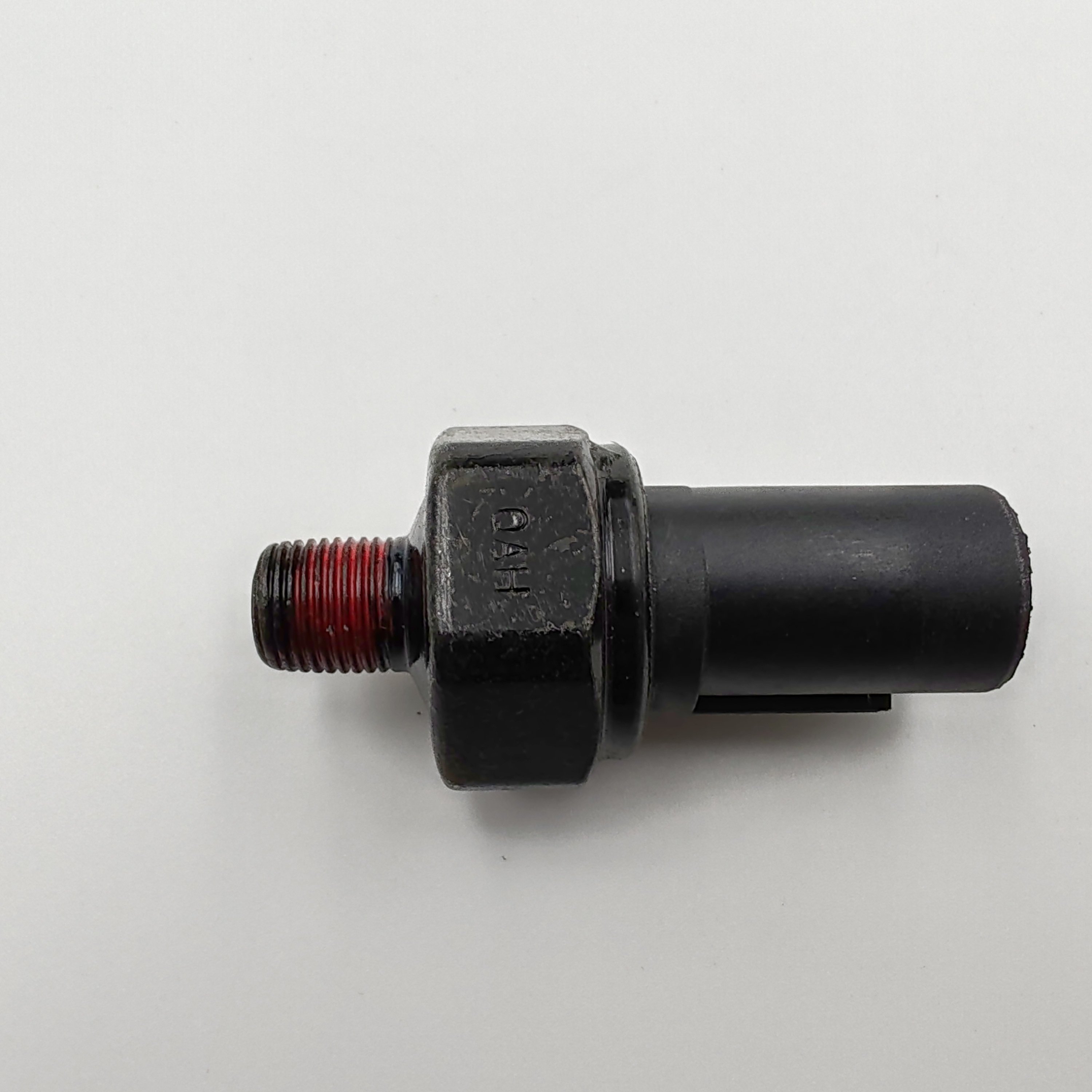 SWITCH ASSY OIL PRESSURE ENGINE PARTS 94750-37000 94750-37100 94750-02000 For HYUN-DAi SANTAFE 2006