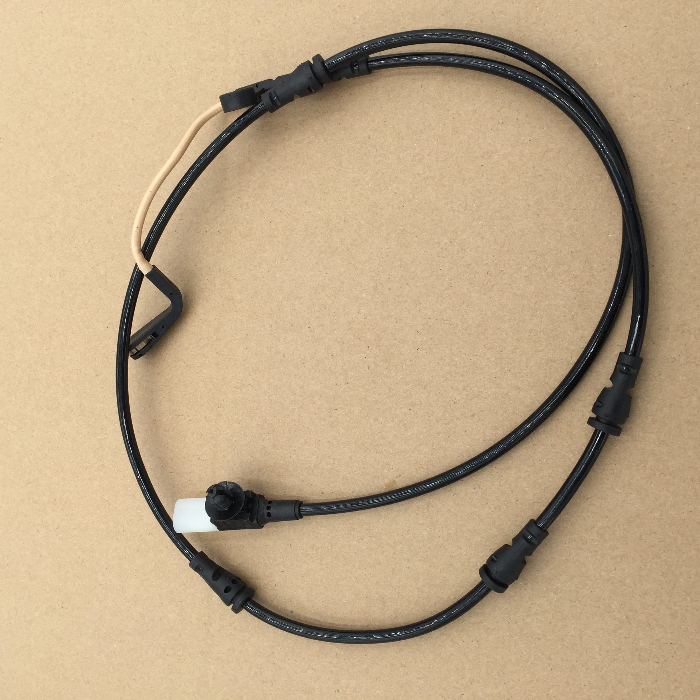 Rear ABS Sensor SOE000025 for Land Rover Range Rover Sport LR3 LR4 4.0 4.2 4.4 5.0 2005-2016
