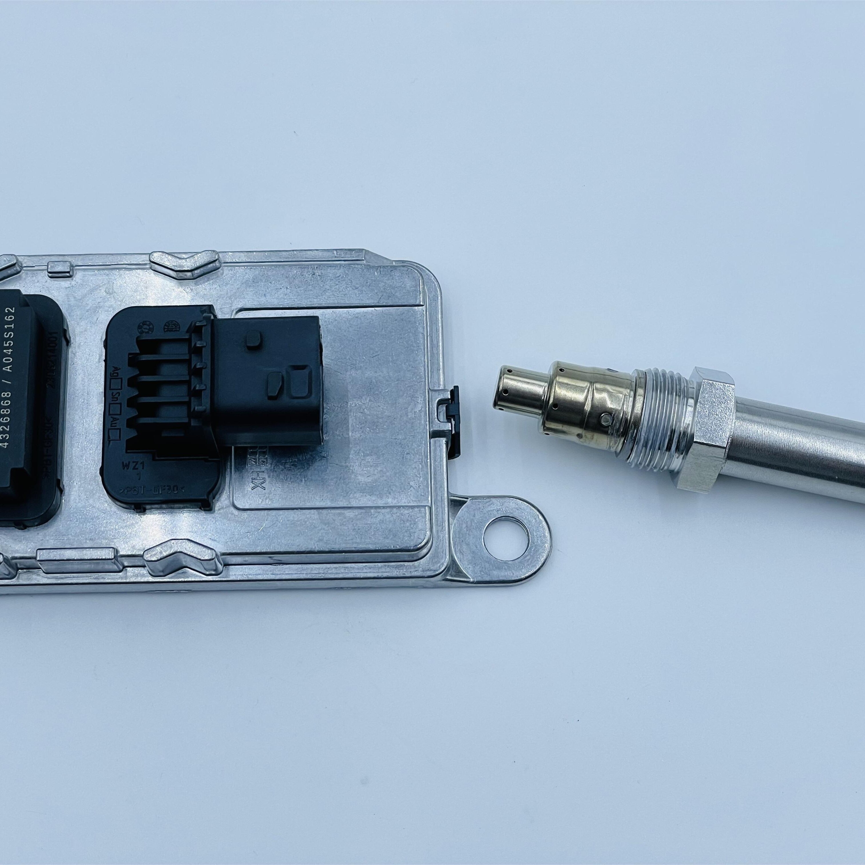 One year warranty Nox Sensor for Cummins Truck nox sensor 4326868 5WK96752C
