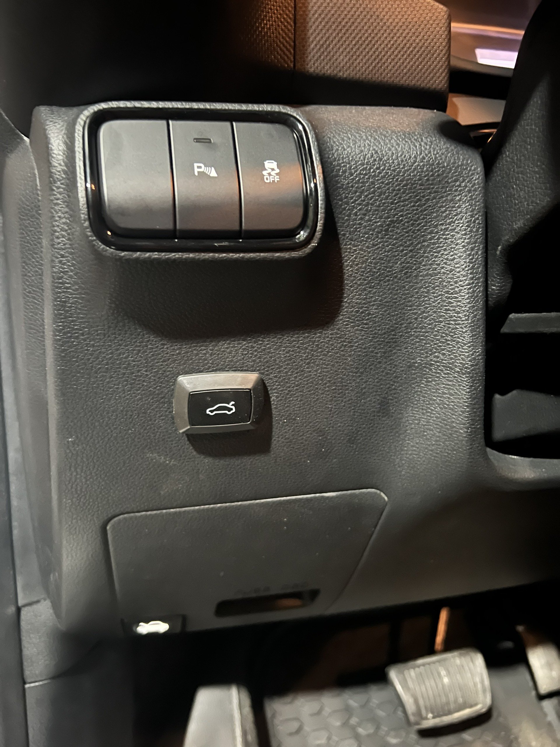 Kick sensor to open trunk with Electric TAILGATE from ICAR - Auto Power Car Trunk rear door Lifting for Kia Sonet 2022+