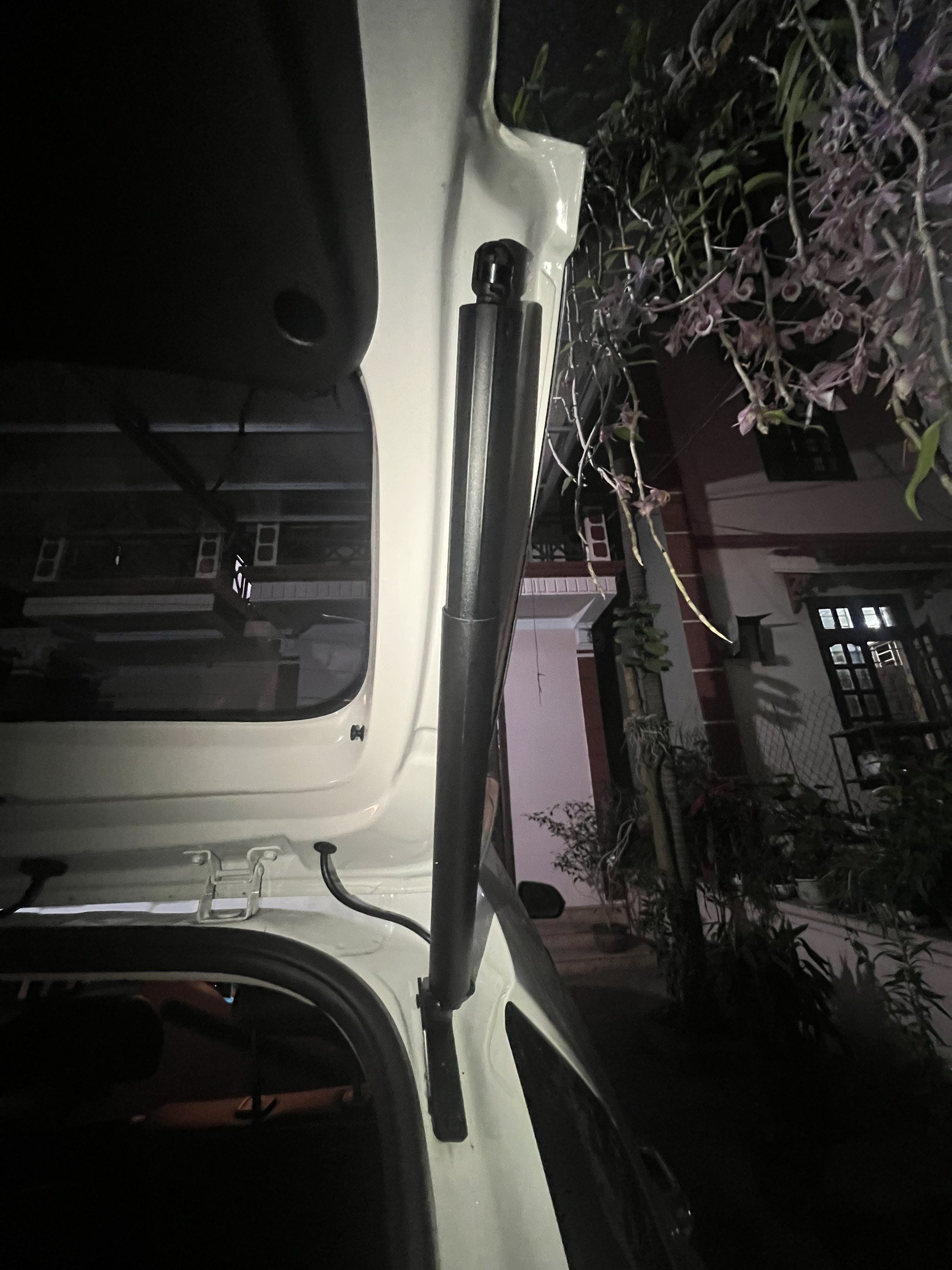 Kick sensor to open trunk with Electric TAILGATE from ICAR - Auto Power Car Trunk rear door Lifting for Kia Sonet 2022+