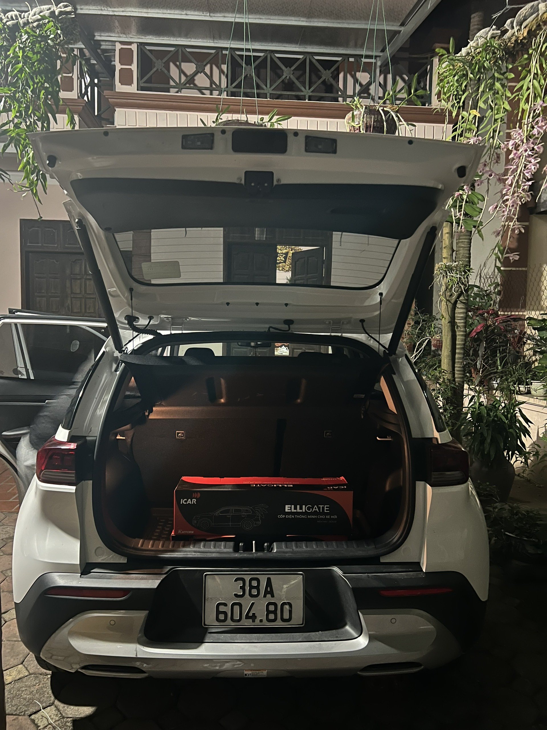 Kick sensor to open trunk with Electric TAILGATE from ICAR - Auto Power Car Trunk rear door Lifting for Kia Sonet 2022+