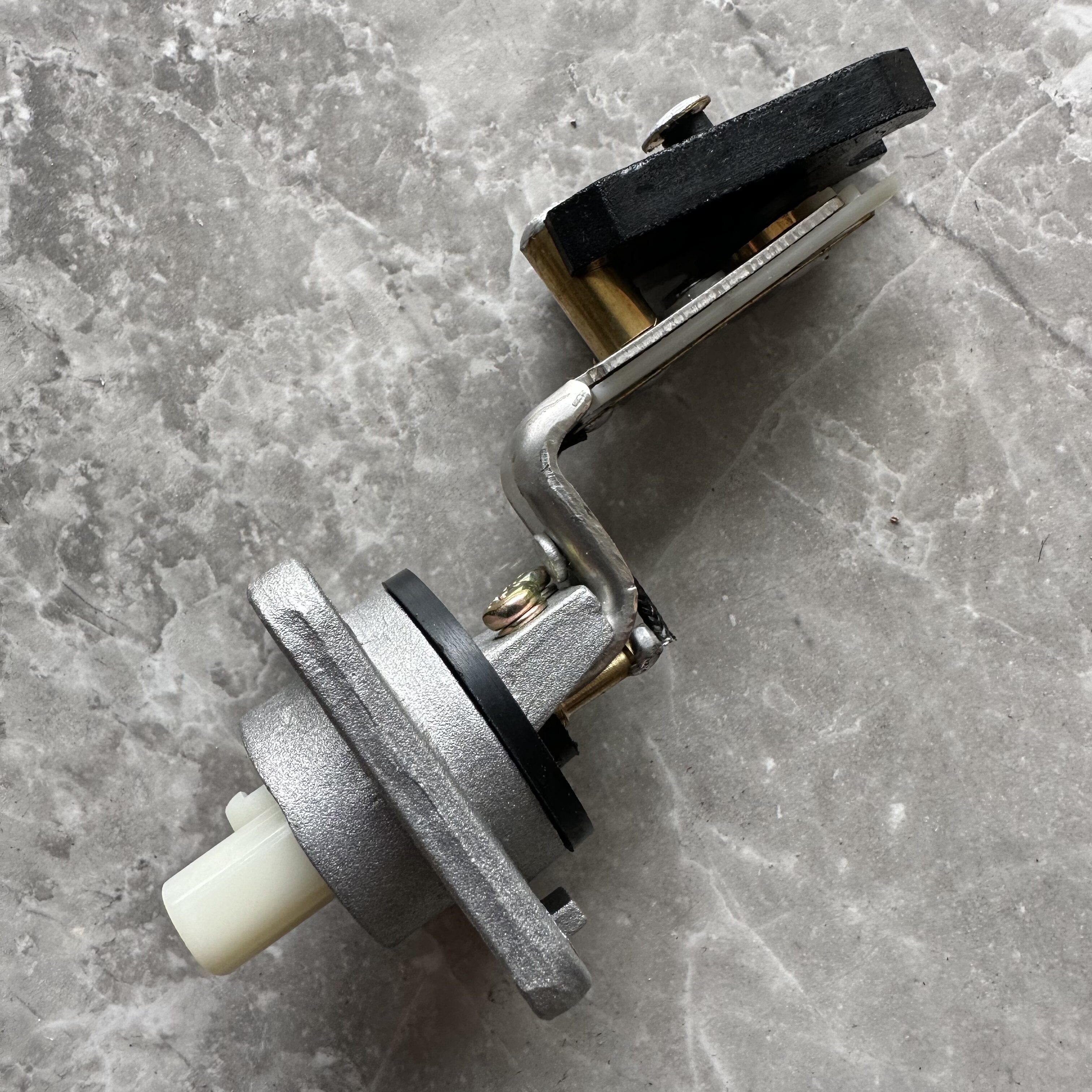 For Toyota Oil Lever Sensor 89491-26170 Essential Auto Sensor for Vehicle Maintenance