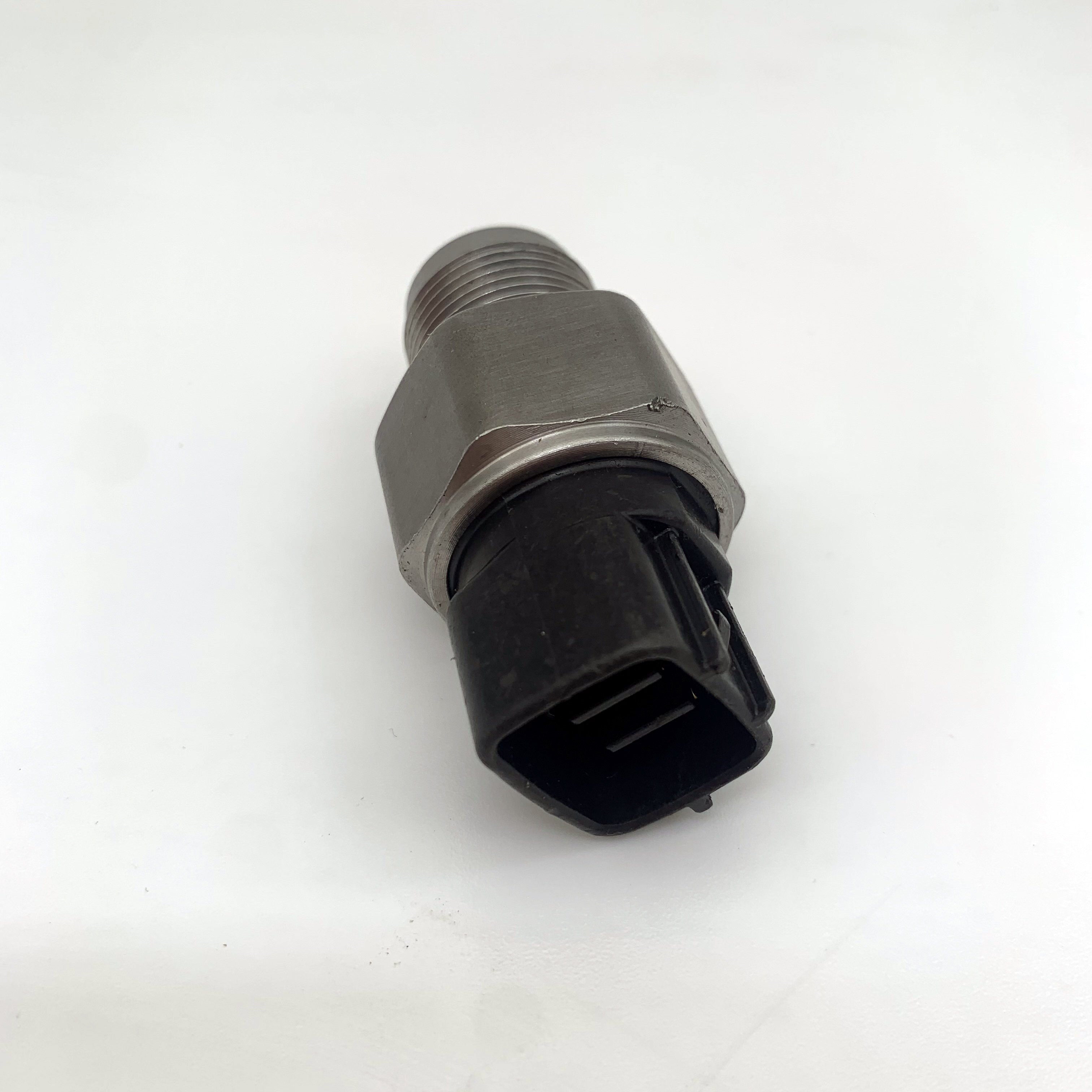 89458-60010 8945860010 Fuel Pressure Sensor 499000-6080 for Toyota D4D AVENSIS RAV4 Prado HILUX Electronic Sensor 89458-60010