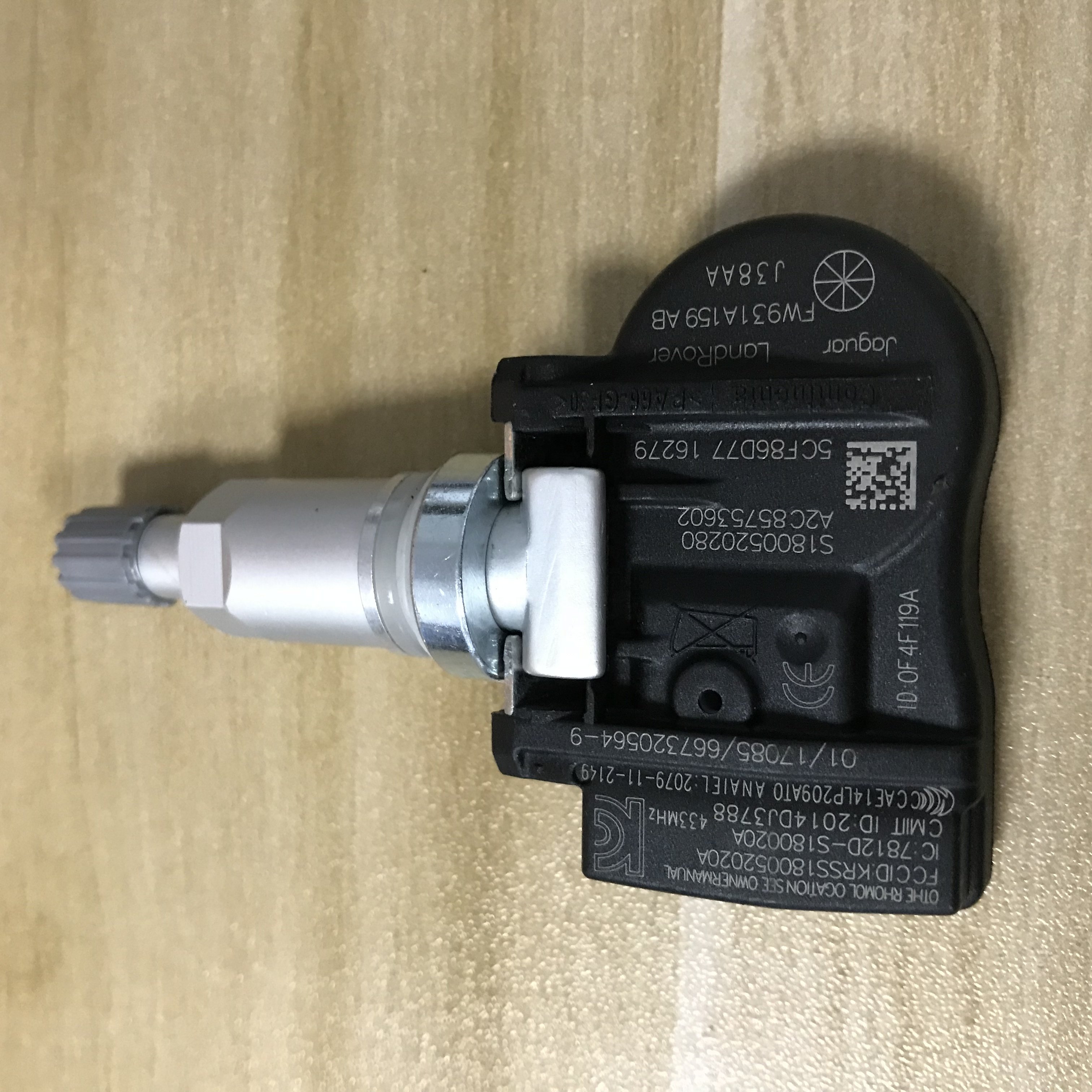 Q AutoTyre Tire Pressure Monitoring Sensor FW93-1A159-AB FW931A159AB for Land Rover Tire Pressure Monitoring System TMPS Sensor