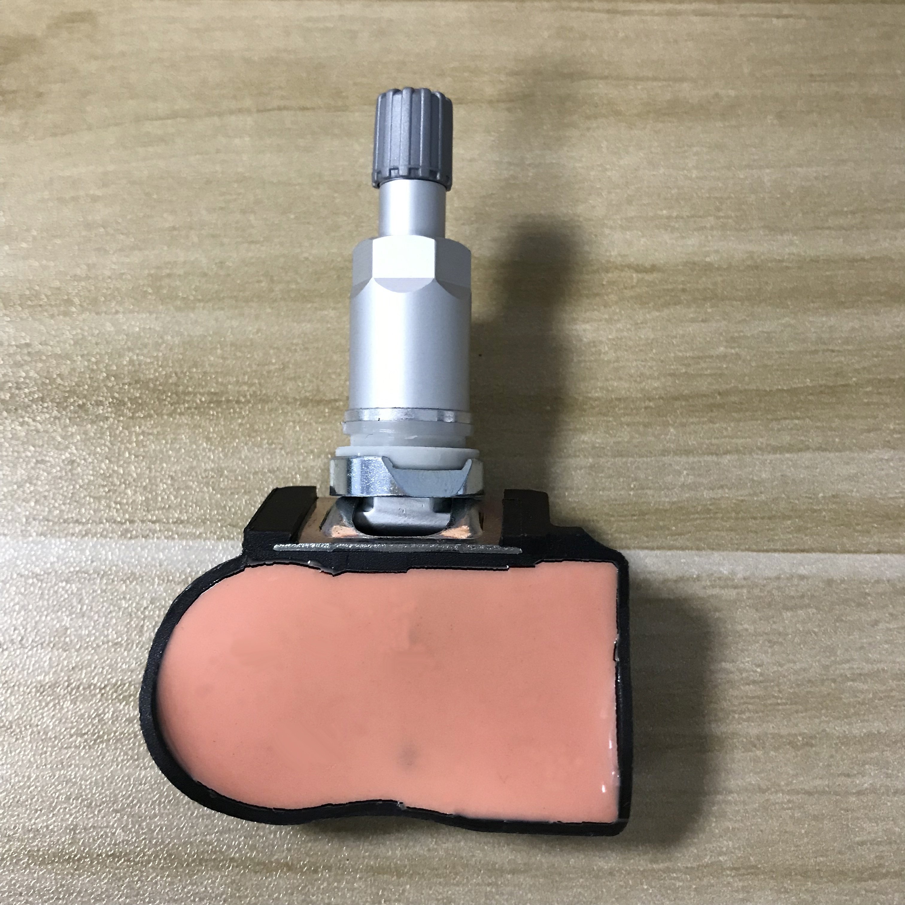 Q AutoTyre Tire Pressure Monitoring Sensor FW93-1A159-AB FW931A159AB for Land Rover Tire Pressure Monitoring System TMPS Sensor