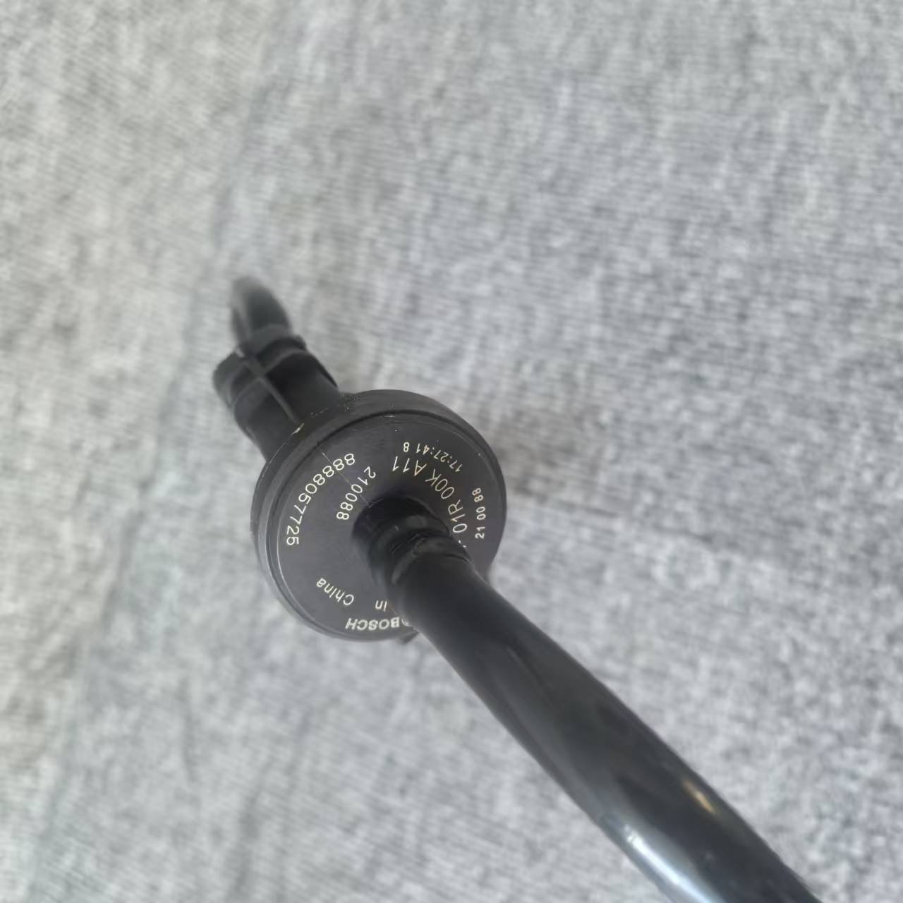 Authentic LR010749 AJ811695 Carbon Tank Solenoid Valve Pressure Sensor for Ran Rover Jaguar Exhaust Pipe