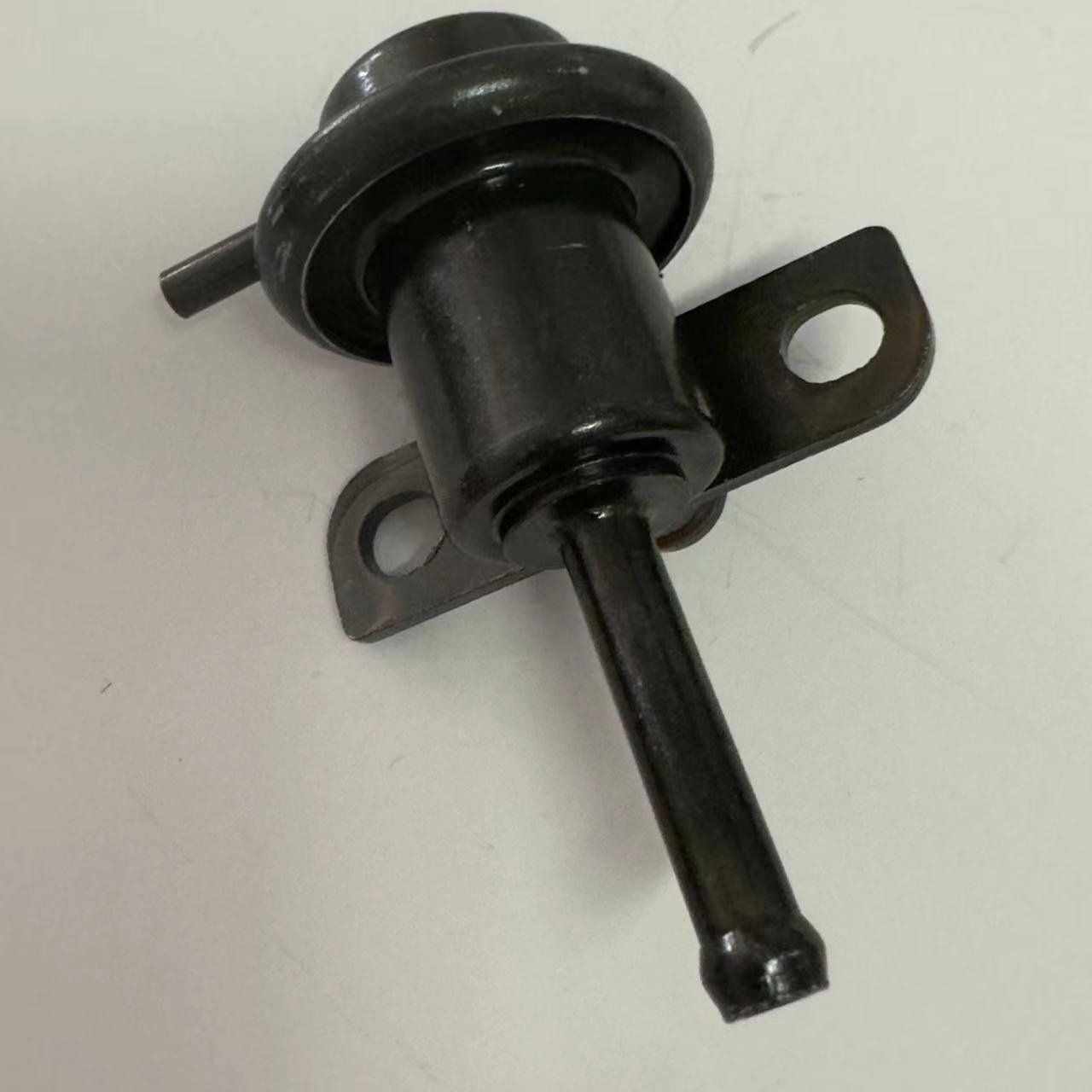 Auto Parts High Quality Fuel Pressure Regulator for Toyota Tacoma OEM 23280-75020