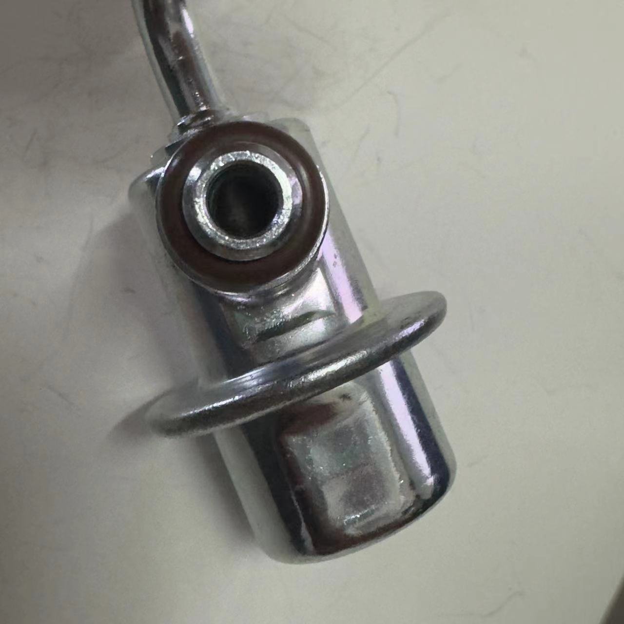 Auto Spare Parts Fuel Pressure Regulator Valve MD173985 Fuel Pressure Regulator MD173985 for Dodge