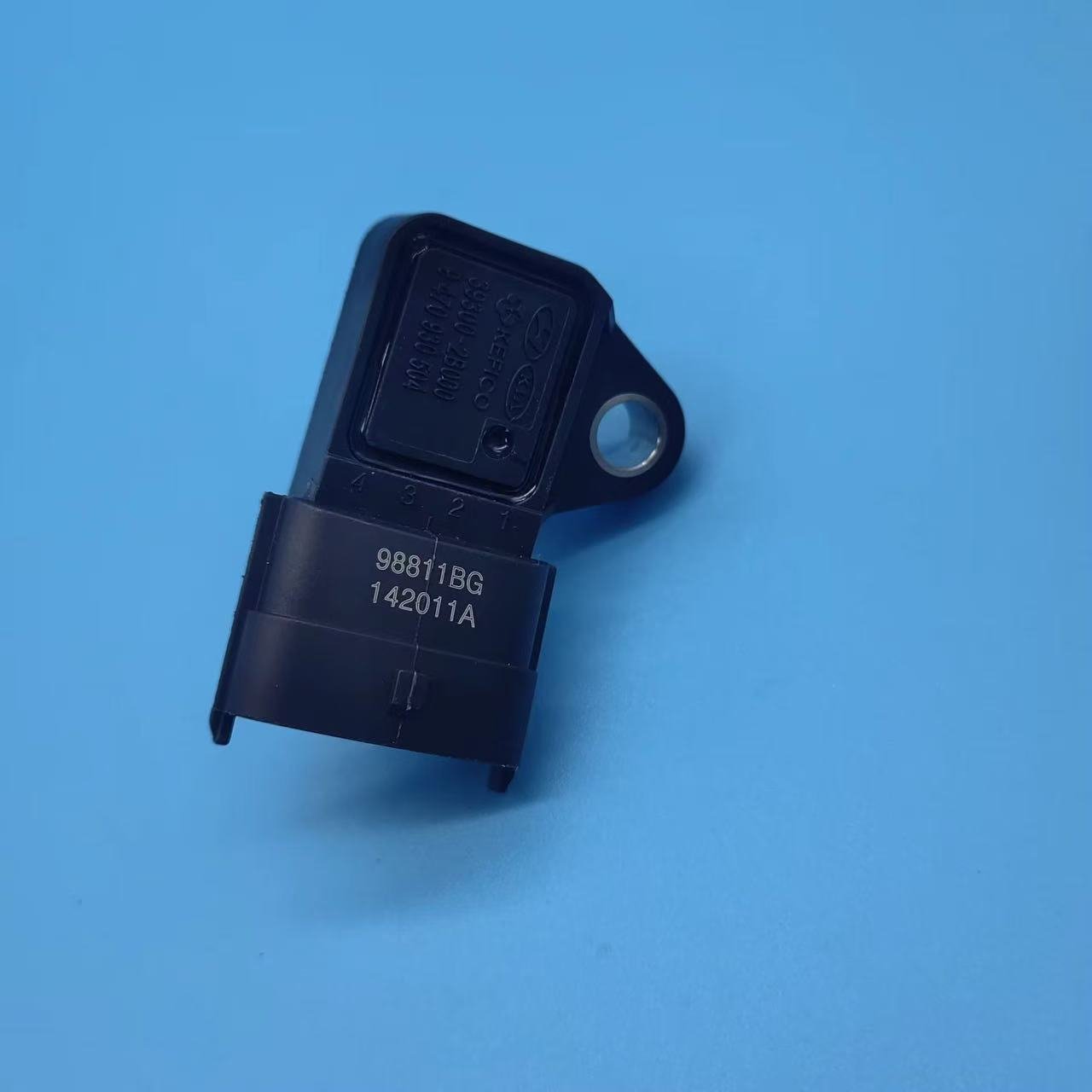 Professional Auto Sensors Excellent English Proficiency E-Commerce Operator New 39300-2B000 1-Year Warranty