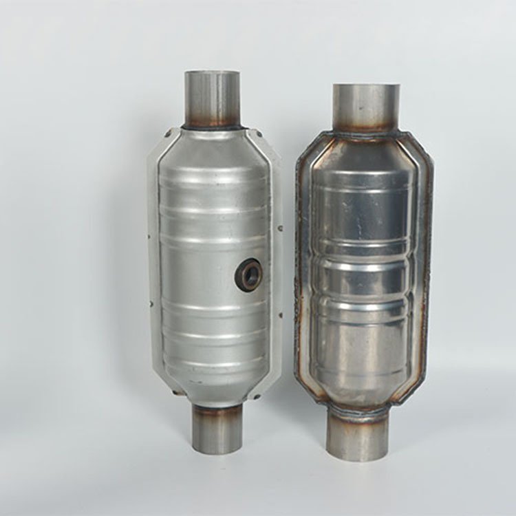 Direct Wholesale Supply Auto Metal Catalyst Exhaust Pipe Three-way Catalytic Converter Universal Package with Oxygen Sensor