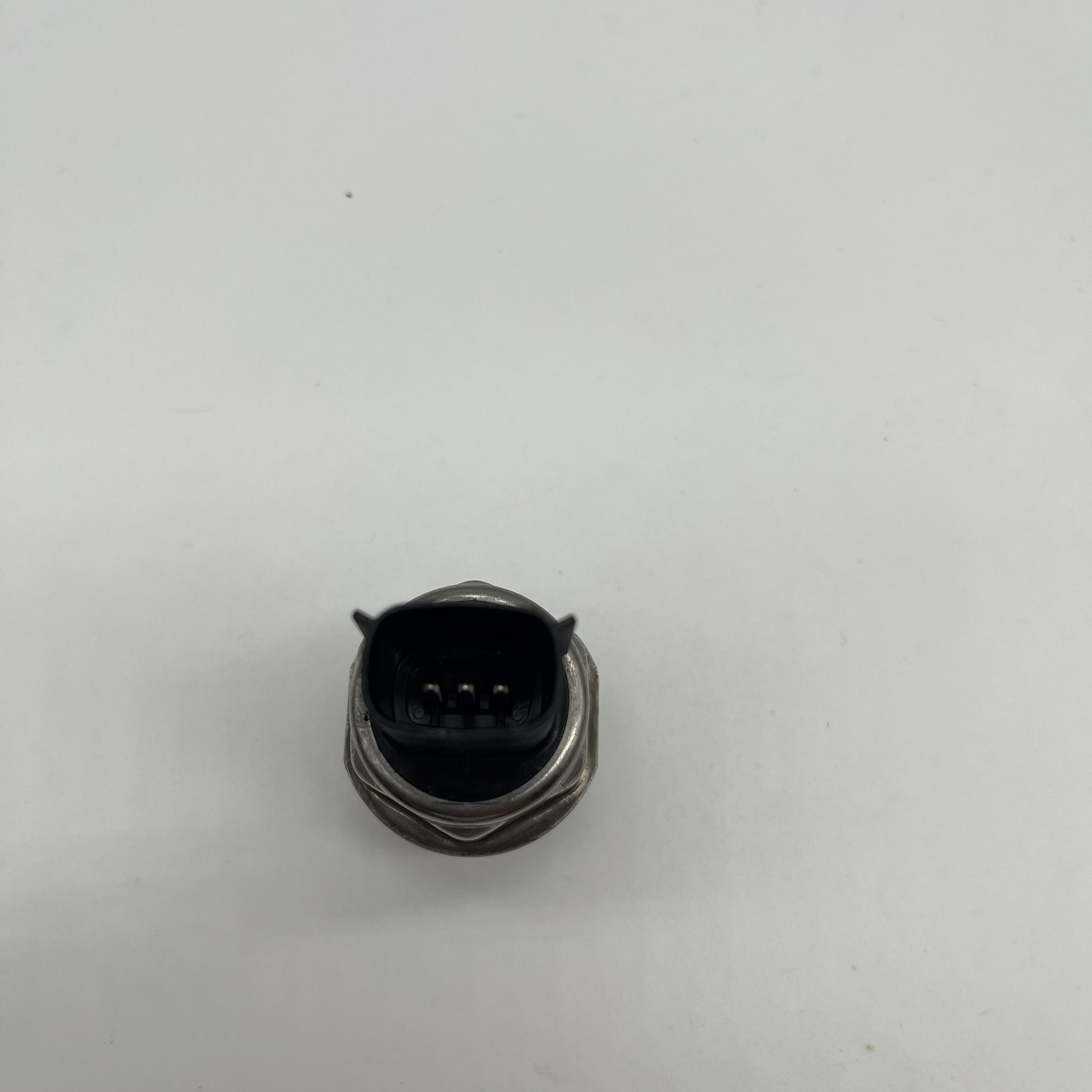 Auto parts Fuel injection fuel rail fuel pressure sensor for buick ENVISION S 55577400 55492824 10899141