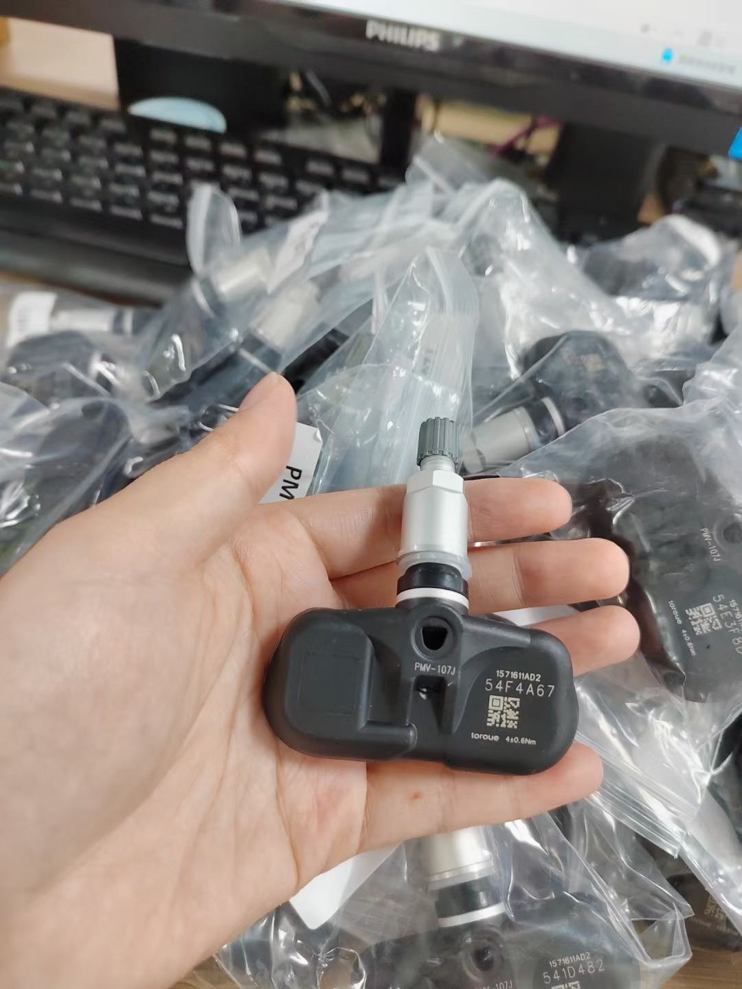 High quality auto part tpms tire pressure sensor oem 13586335 for Buick for Cadillac for Chevrolet