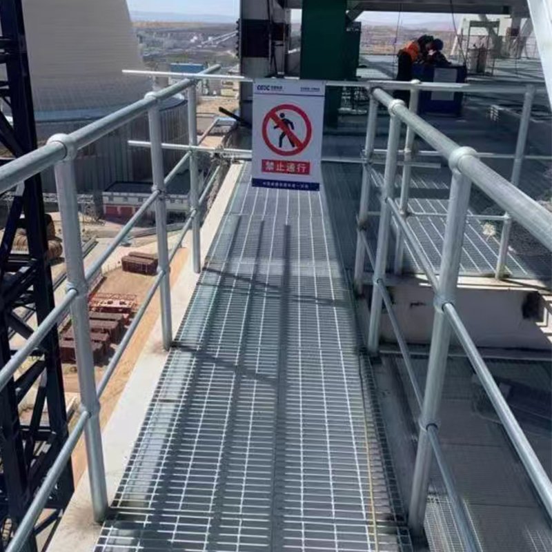 2024 Modern Industrial Galvanized Platform Safety Balustrades Pope Stanchion Handrails Support for Outdoor Villa Hotel Apartment