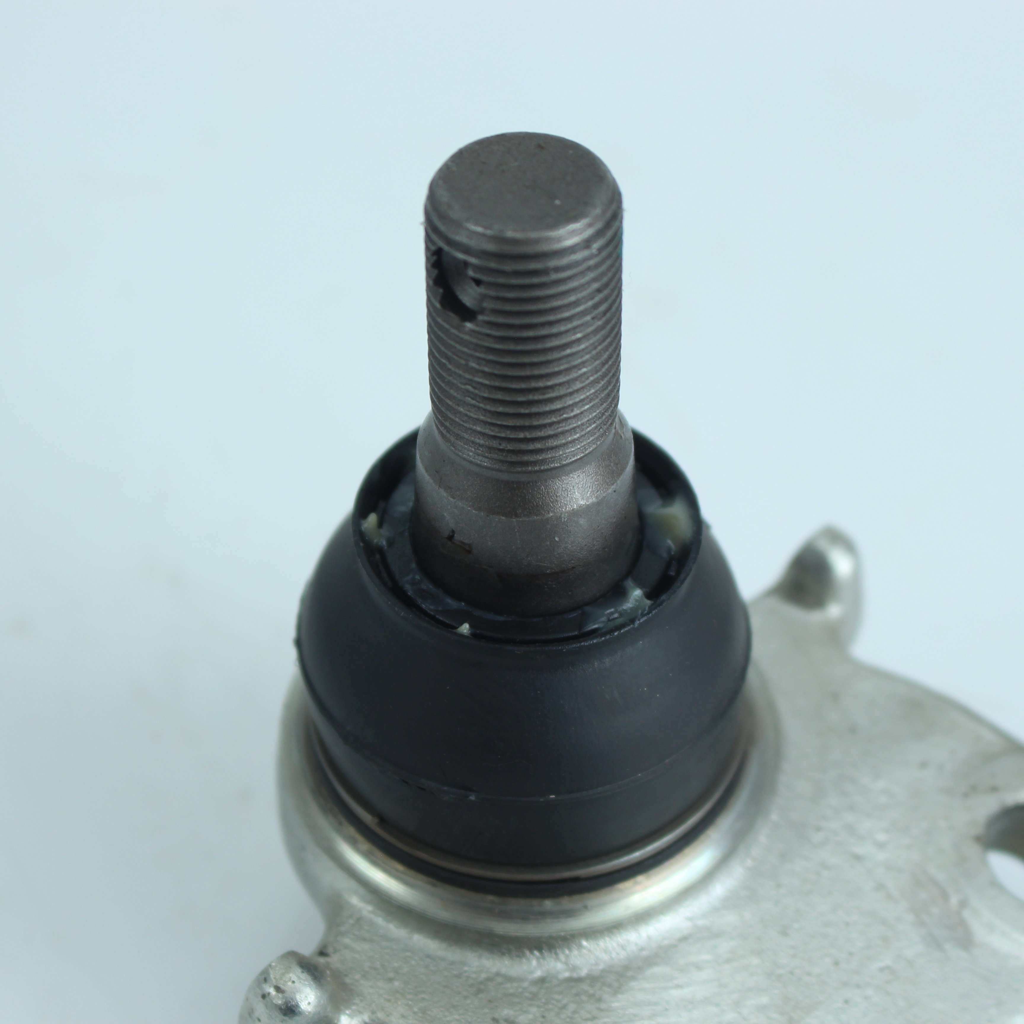 Genuine Auto Parts 8944594650 8980058750 C8980058750 Lower Ball Joint for ISUZU D-MAX TFR 4JB1 4ZE1