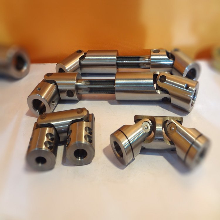 2024 Manufacturer Steel Cardan Joint Cross Universal Joints