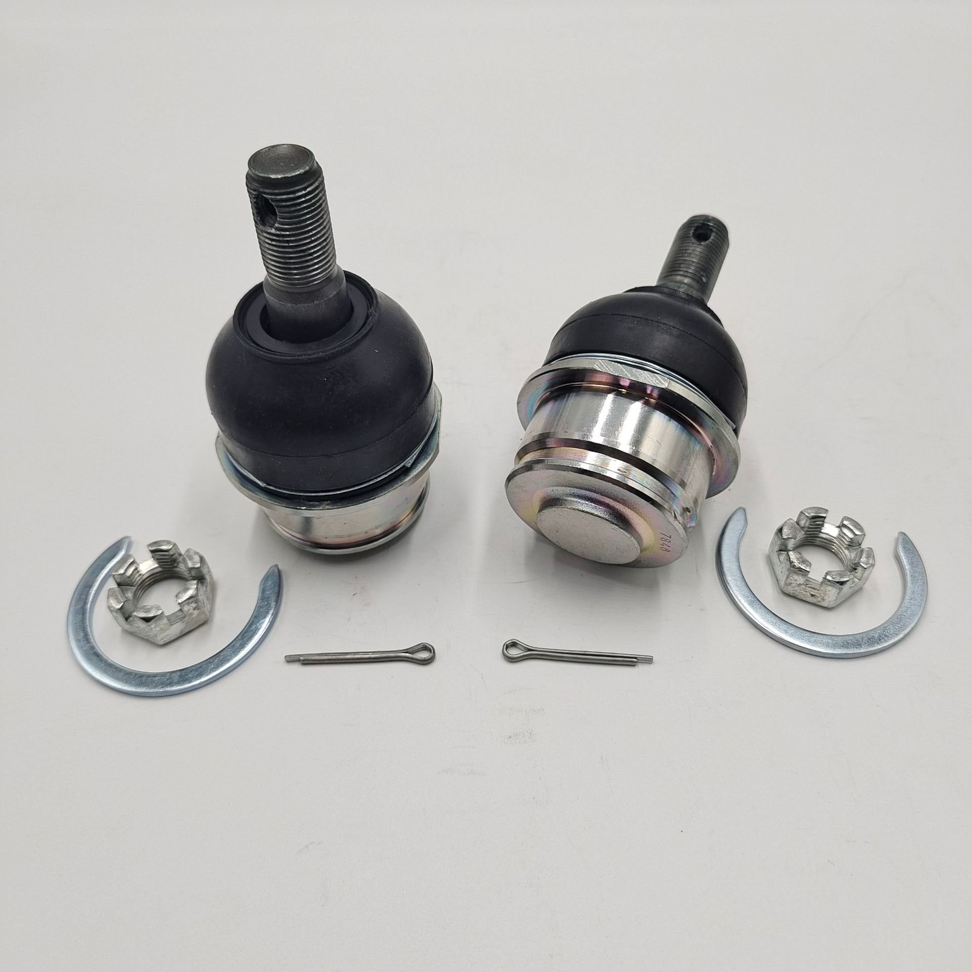 New and Used 43330-60030/43330-60060 Ball Joints for Land Cruiser UZJ200/GRJ200 Hiace Hilux Front Rear Steel Spring Material