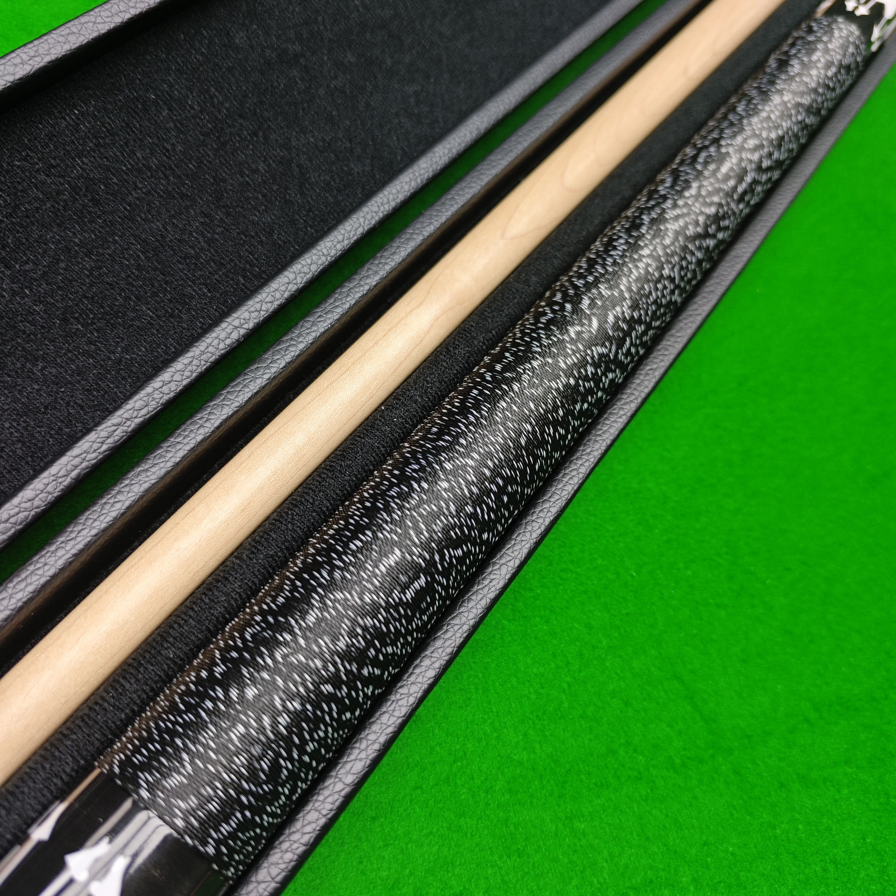 Recommended Piano Grade Baked Paint Butt Winding Grip Canadian Hard Maple Shaft 13mm Pool Cue for Billiards Players
