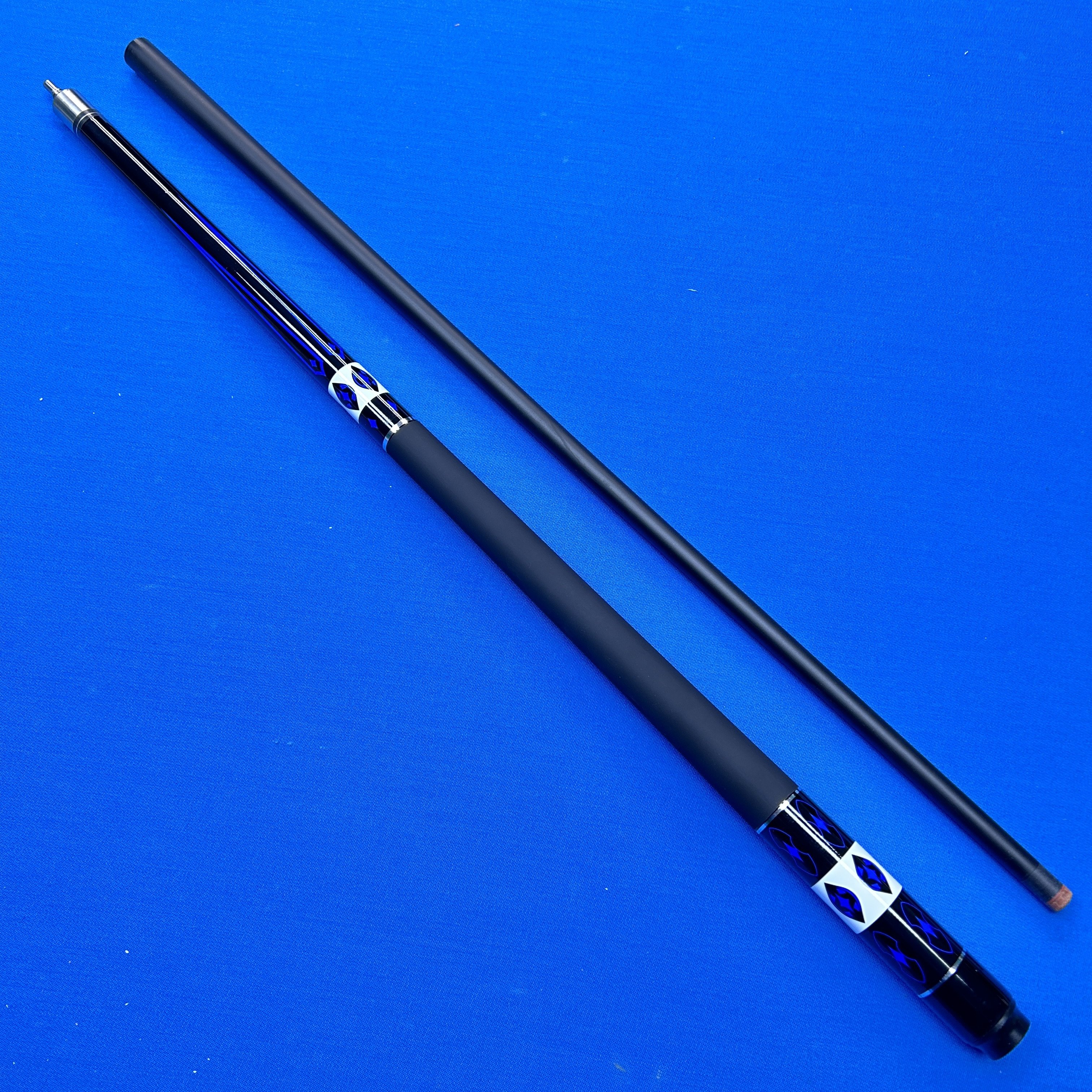 Superior Black 57inch Pure Carbon Material 13mm 1/2 Billiard Pool Cue