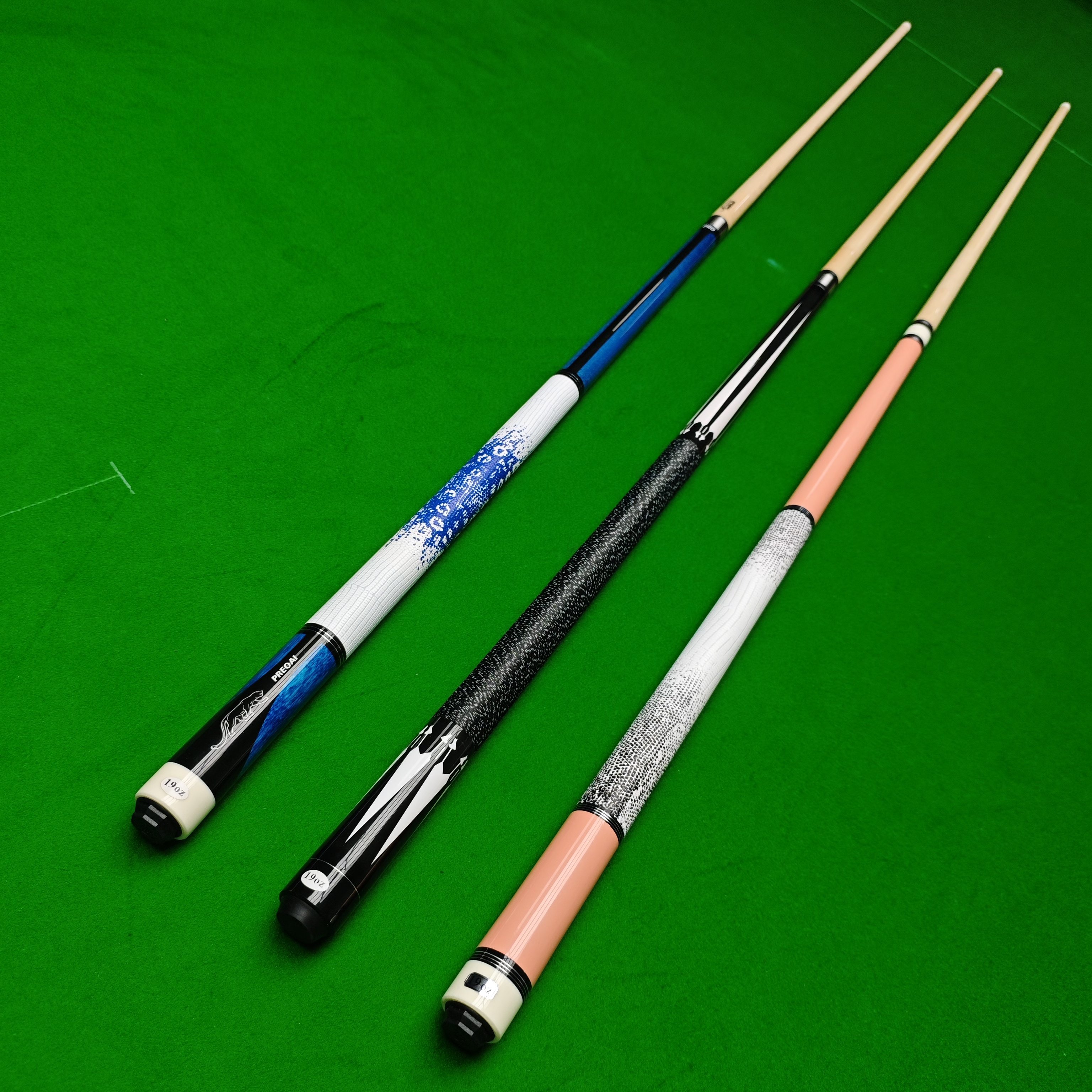 2025 New Design High Quality Cue Sticks Billiards Maple Shaft 12.5 mm Pool Cue Stick