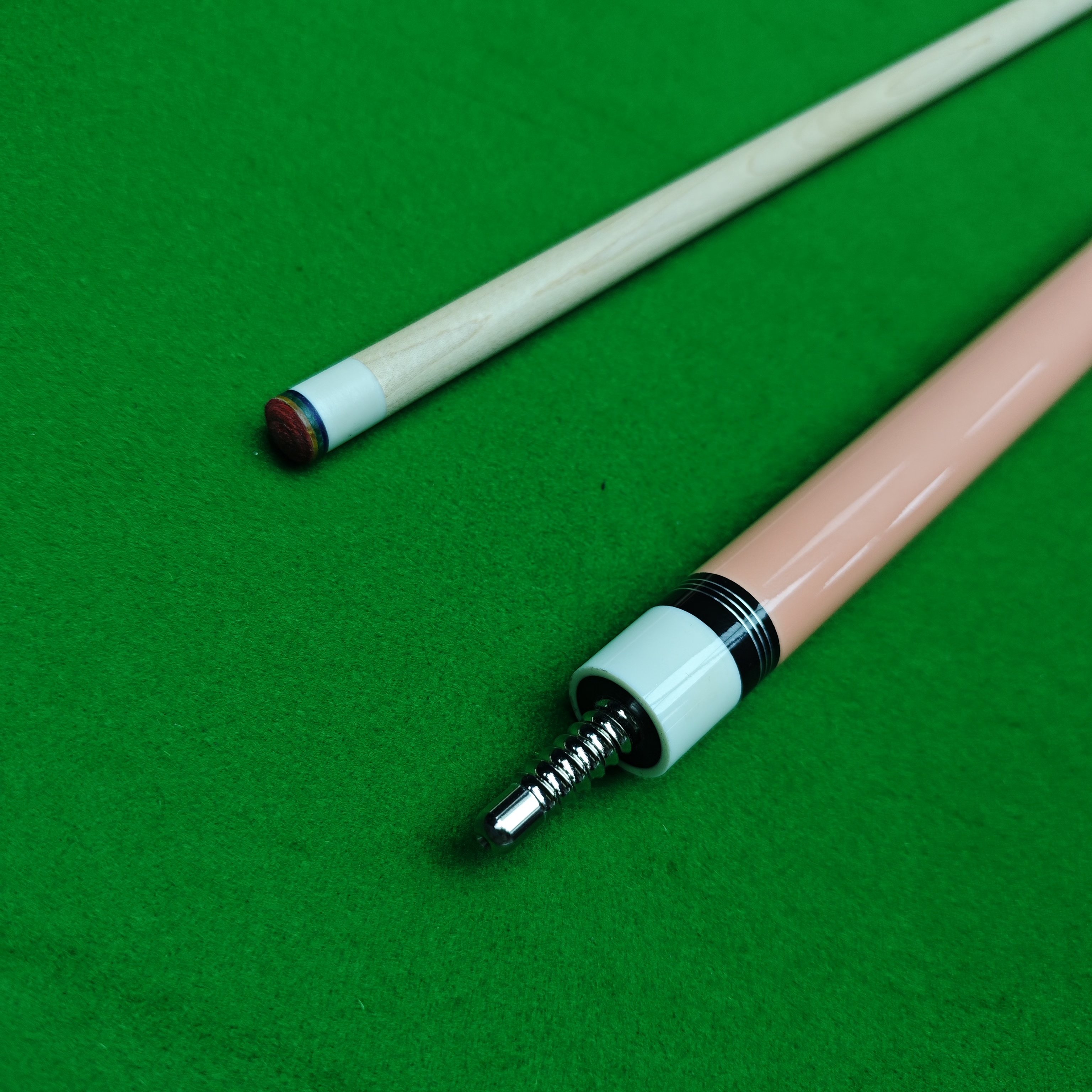 2025 New Design High Quality Cue Sticks Billiards Maple Shaft 12.5 mm Pool Cue Stick