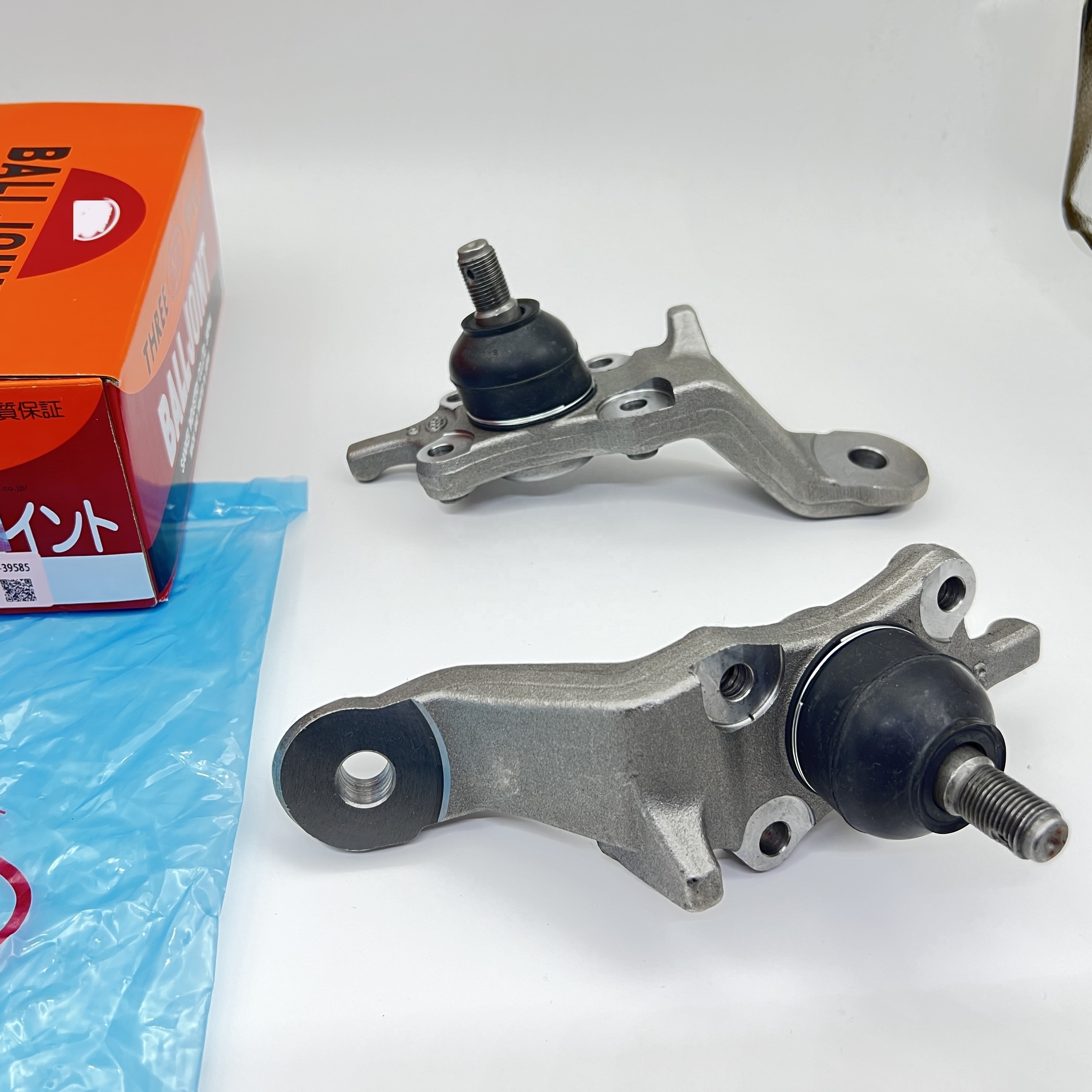 555 Brand Hot Sale for Toyota Prado VZJ95 KZN185 Land Cruiser SUV Ball Joints Lower Ball Joint 43340-39325 43330-39585