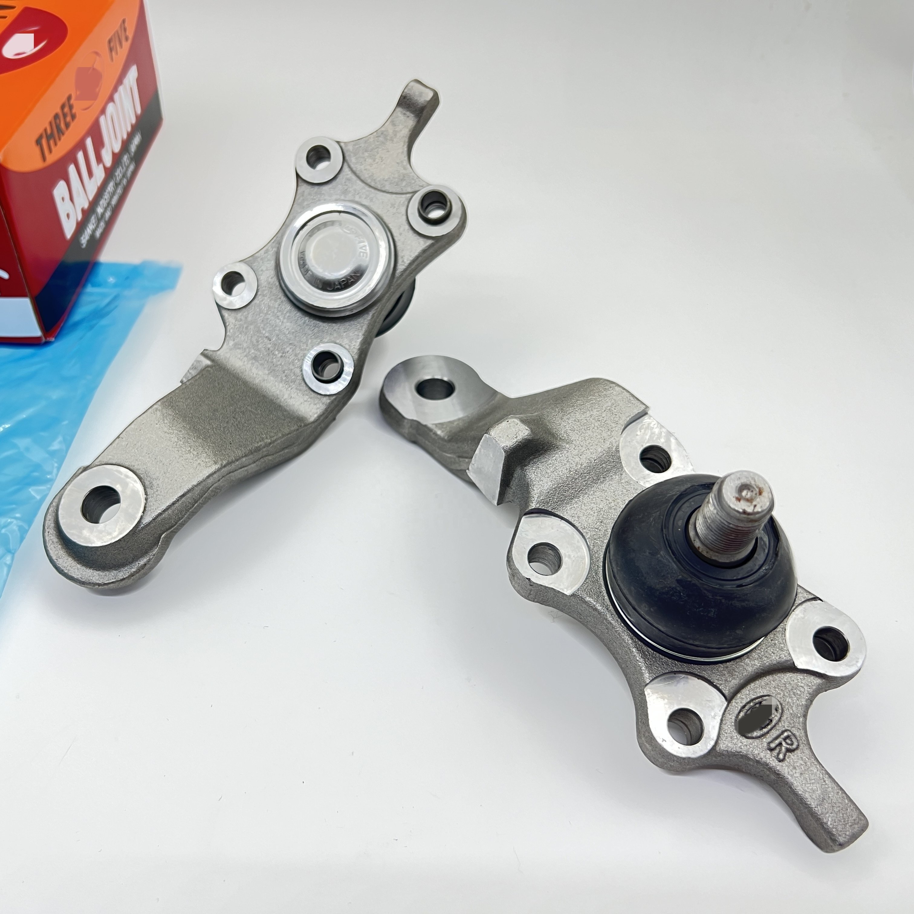 555 Brand Hot Sale for Toyota Prado VZJ95 KZN185 Land Cruiser SUV Ball Joints Lower Ball Joint 43340-39325 43330-39585