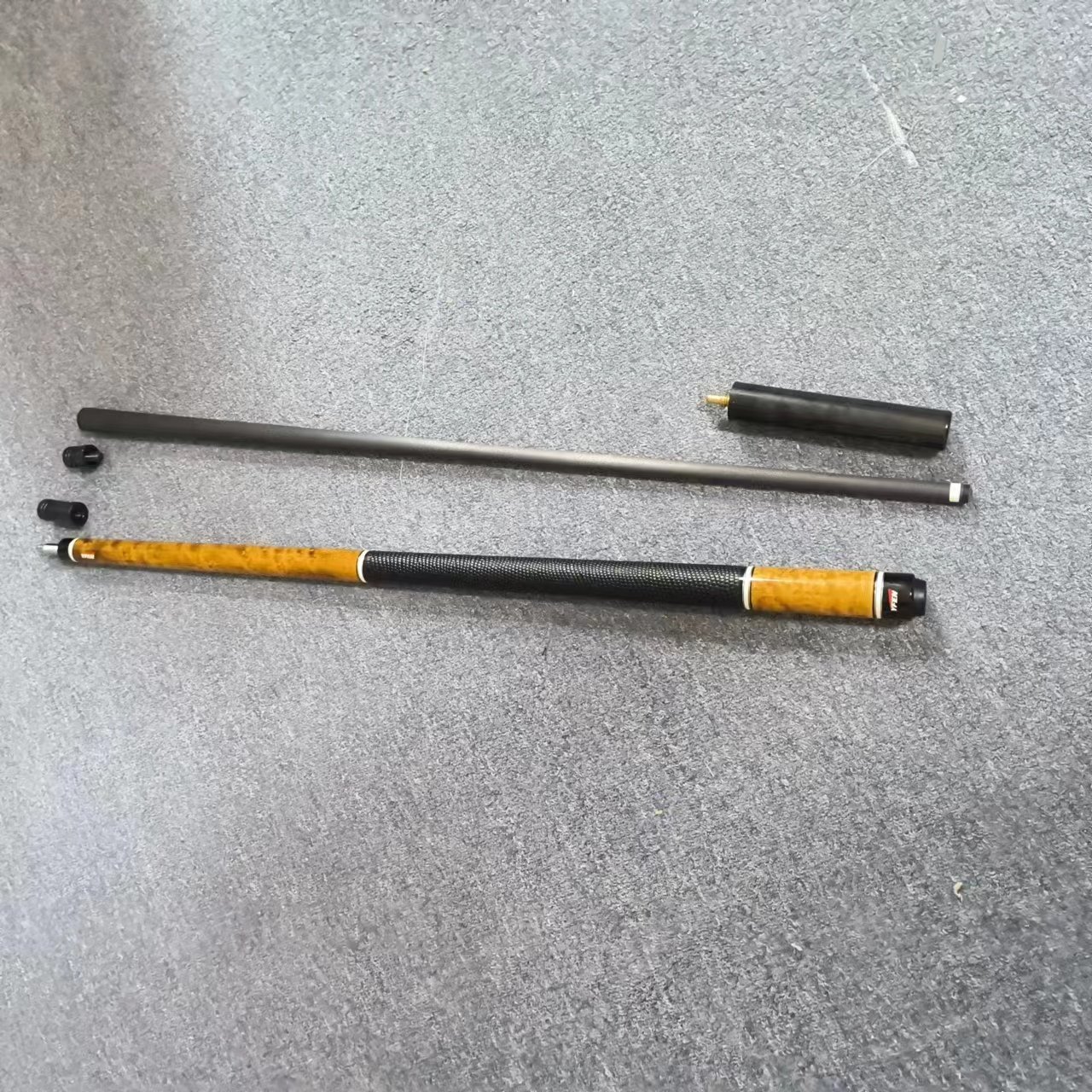 High End Yfen 58" Carbon Fiber Shaft 12.5mm/11.5mm 1/2 Billiard Pool Cue With Extension