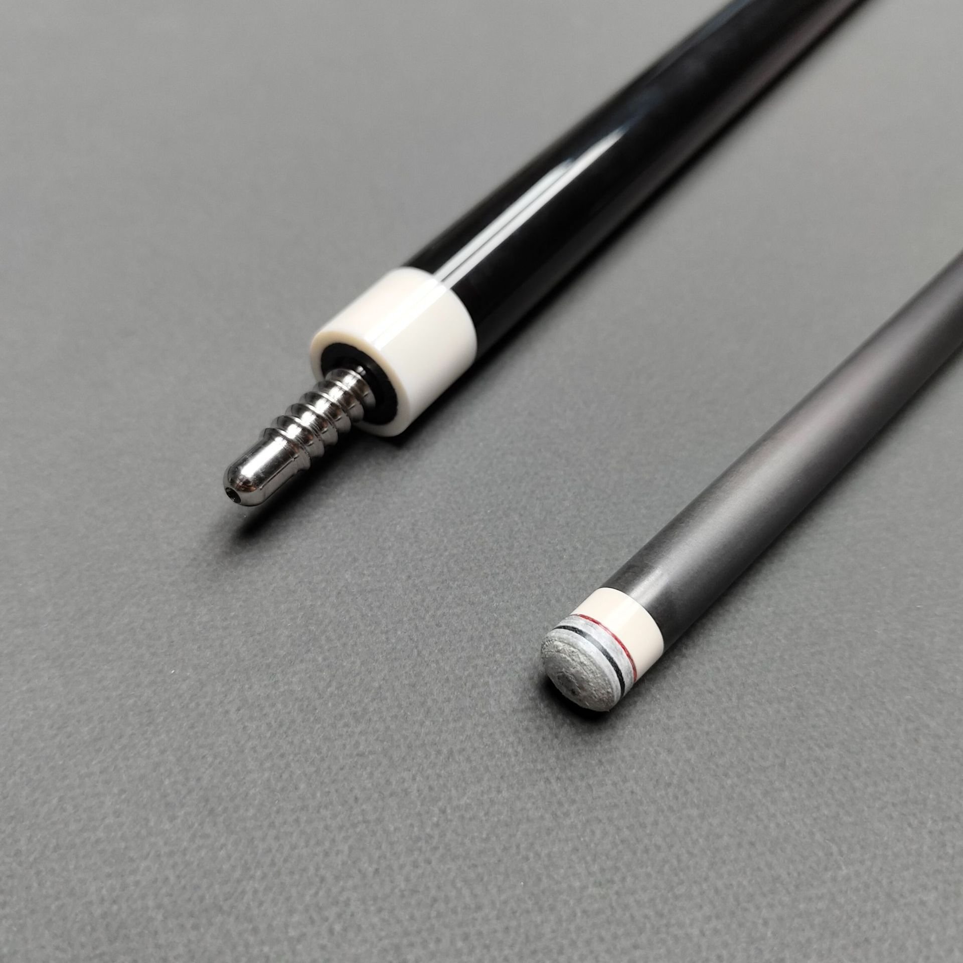 Customized Lizard Leather Grip 1/2 Full Carbon Fiber Billiard Cue Stick With 9 to 13mm Tip Sizes