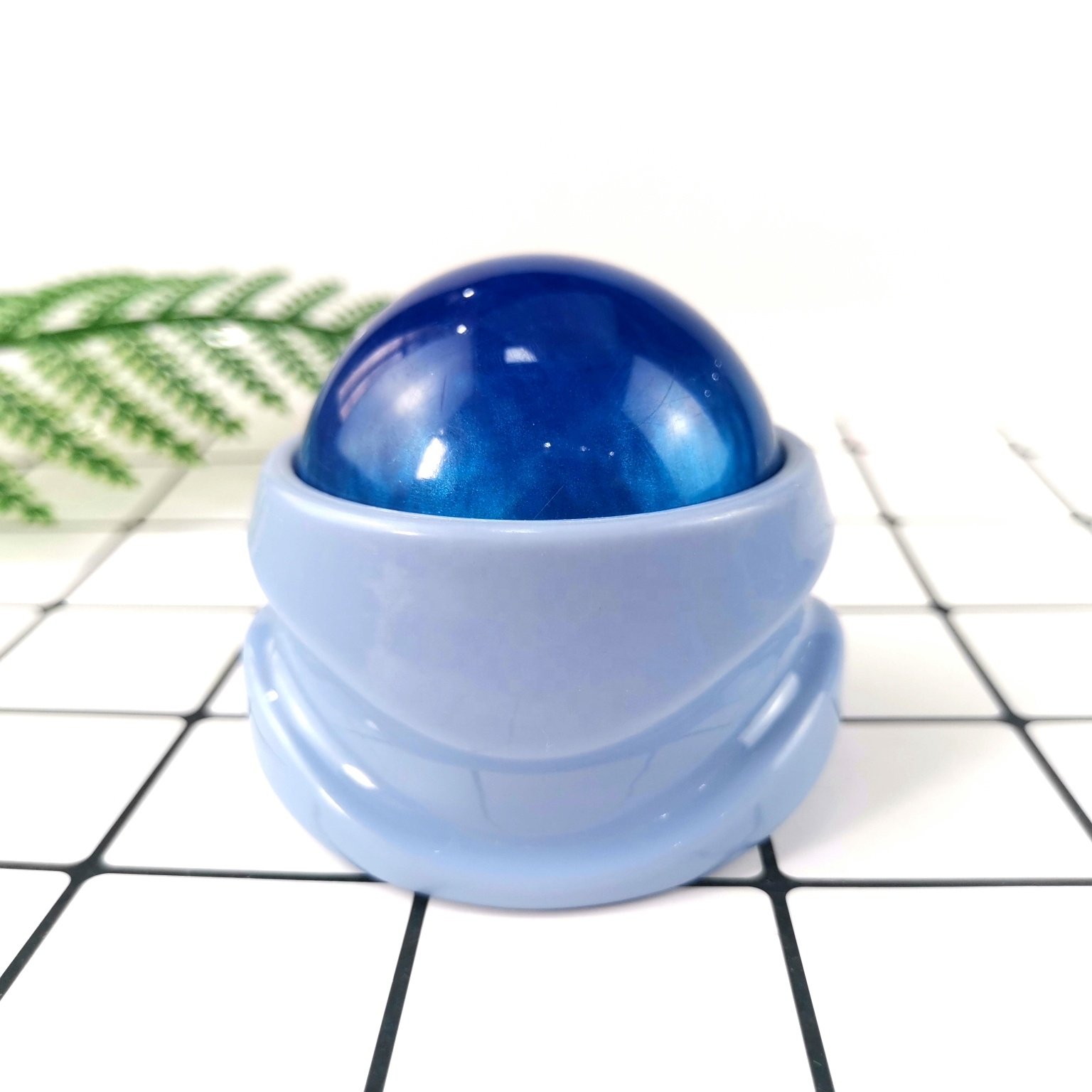 Hot Selling 52 MM Resin Massage Ball Deep Tissue Point Massager Roller for Relieve Muscle and Joint Pain Relaxation Foot
