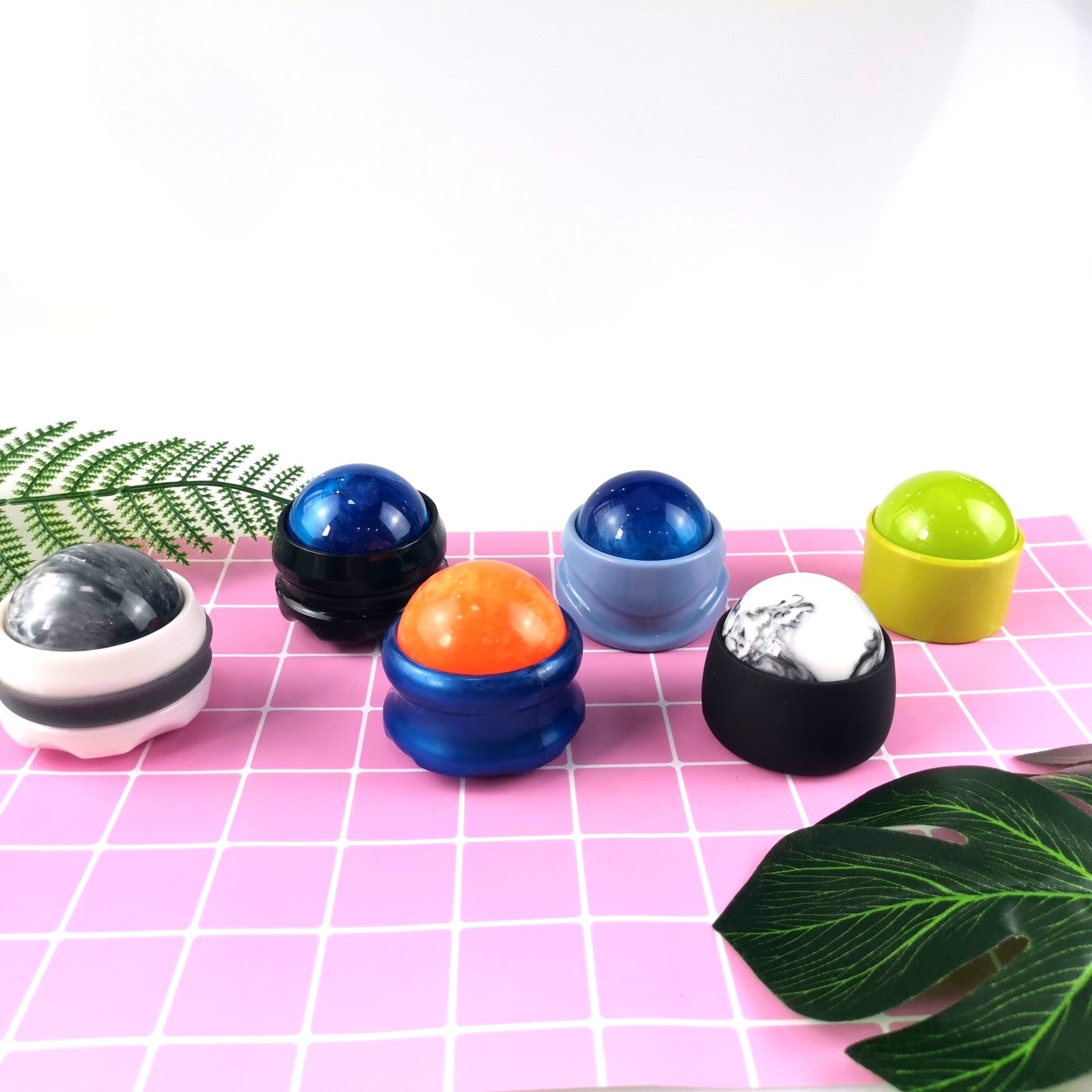 Hot Selling 52 MM Resin Massage Ball Deep Tissue Point Massager Roller for Relieve Muscle and Joint Pain Relaxation Foot