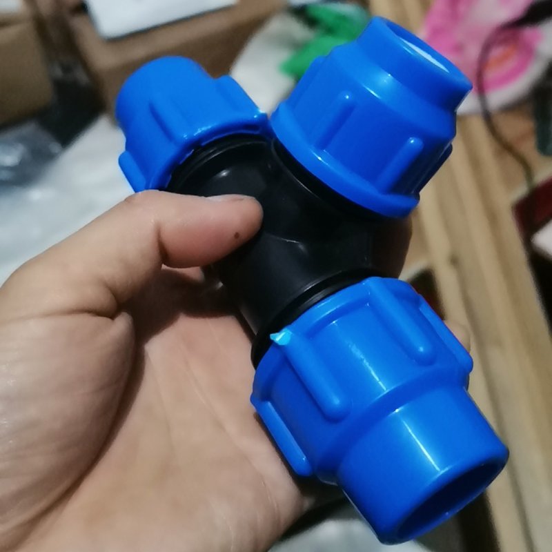 Outdoor Garden PE Irrigation Pipe Connector Joint 1/2 Inch 3/8 Inch Quick Connector Fittings