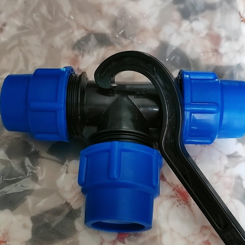Outdoor Garden PE Irrigation Pipe Connector Joint 1/2 Inch 3/8 Inch Quick Connector Fittings