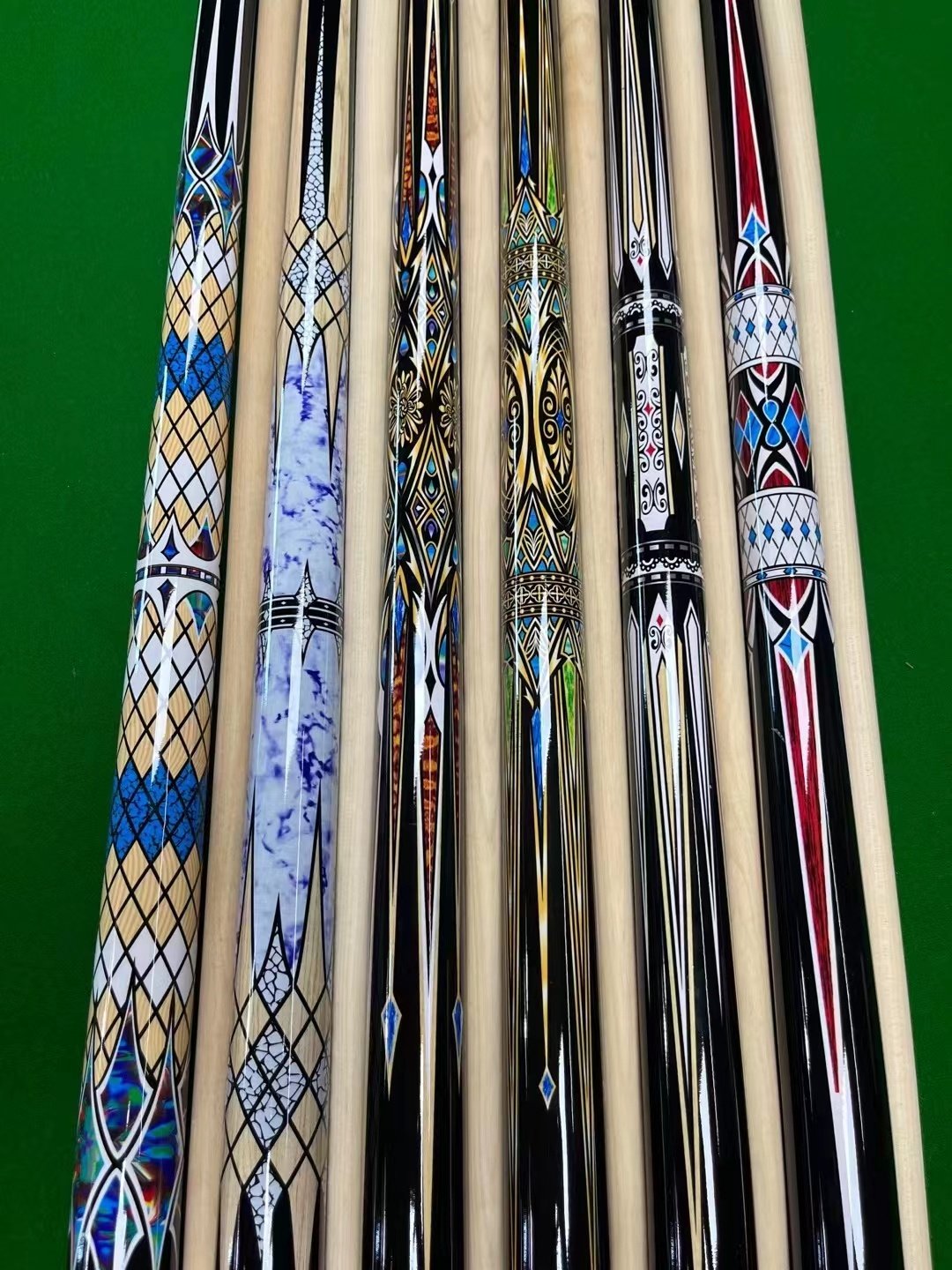 New Arrival Fashion Design Billiard Pool 1/2-PC Cue Canadian Maple Wood with Decal Grip 57" Length 13mm Tip on Sale