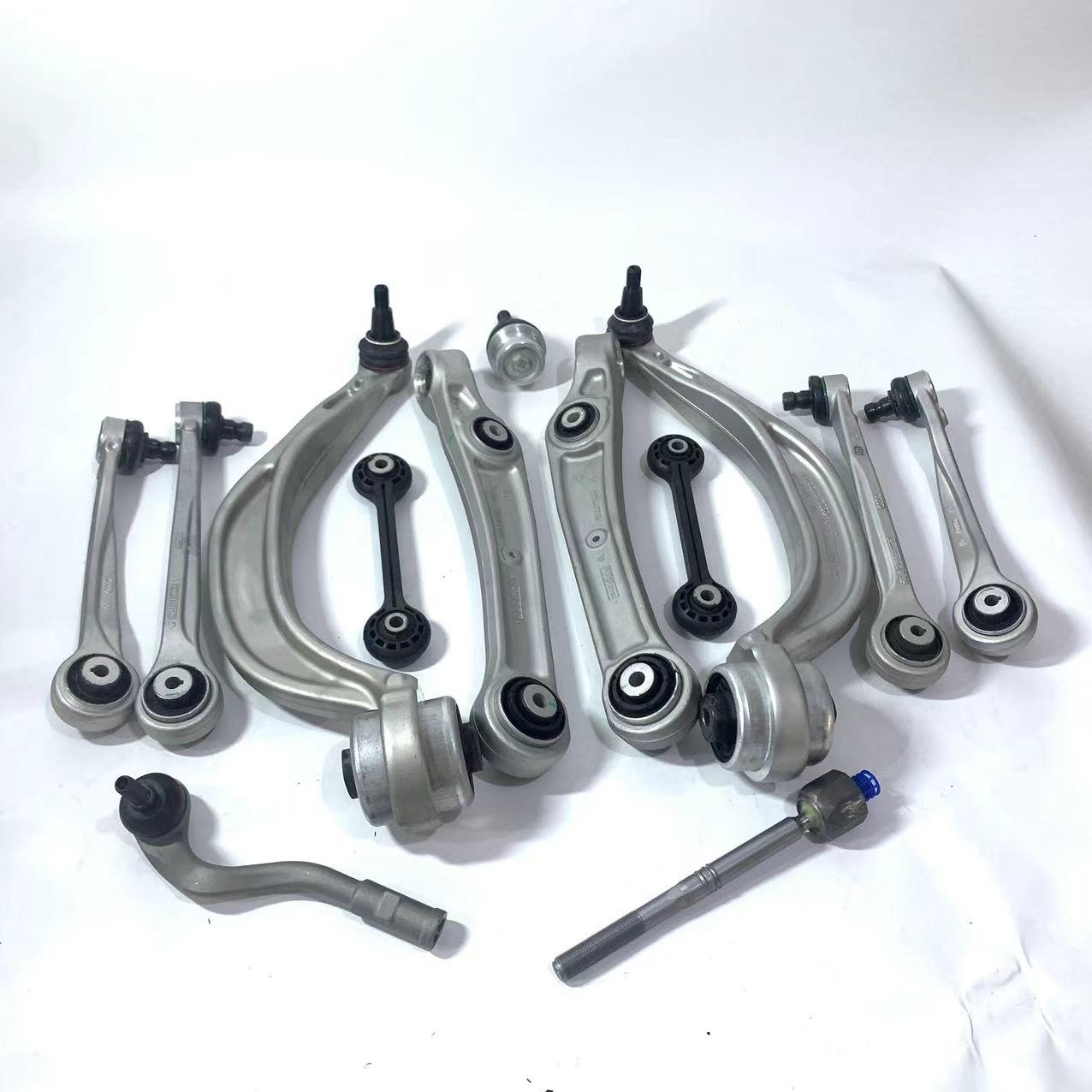 8W0423811 8W0423812 Car Steering Ball Head, Steering Gear, Tie Rod Outer Ball Head, Suitable for Audi A4A5A7A7Q5Q7