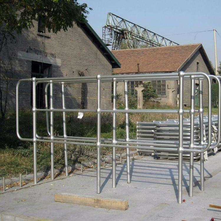 Wholesale Excellent Quality Iron Ball Joint Handrail Steel Post Stanchions Galvanized Stanchion