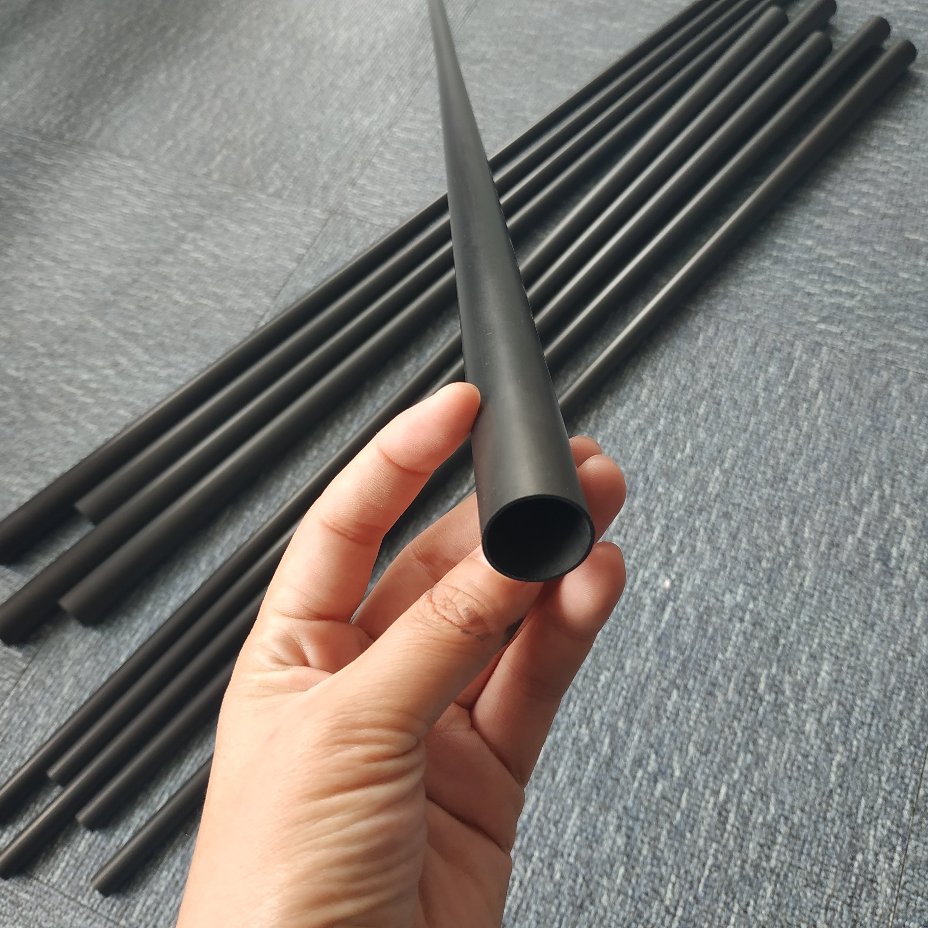 High Quality Custom Made Carbon Fiber Tube Pool Cue Shaft for Billiards