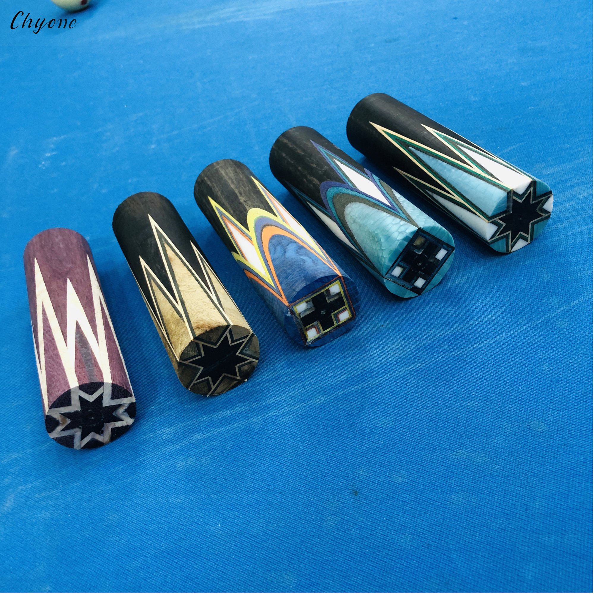 Korea Carom Cue Chyone Dragon Slab Inlay rainbow Design 1/2 Radial Joint Low Deflection Billiard Cue Spliced Pool Cues