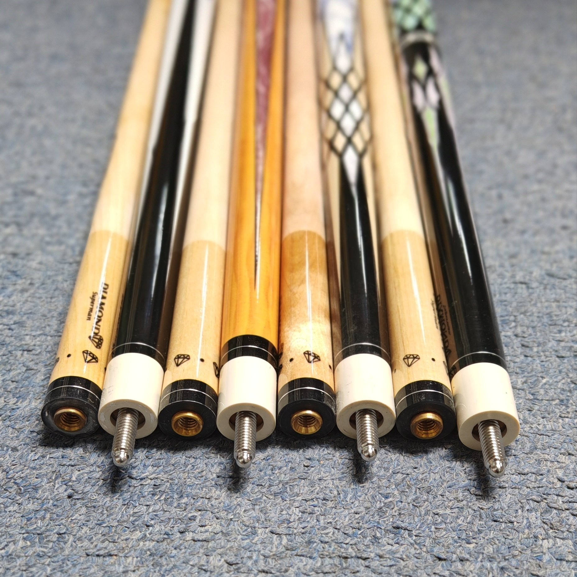 Popular Sell Multi Colors Maple Wood 57" 13mm Tip 1/2 Billiard Pool Cue for Sale