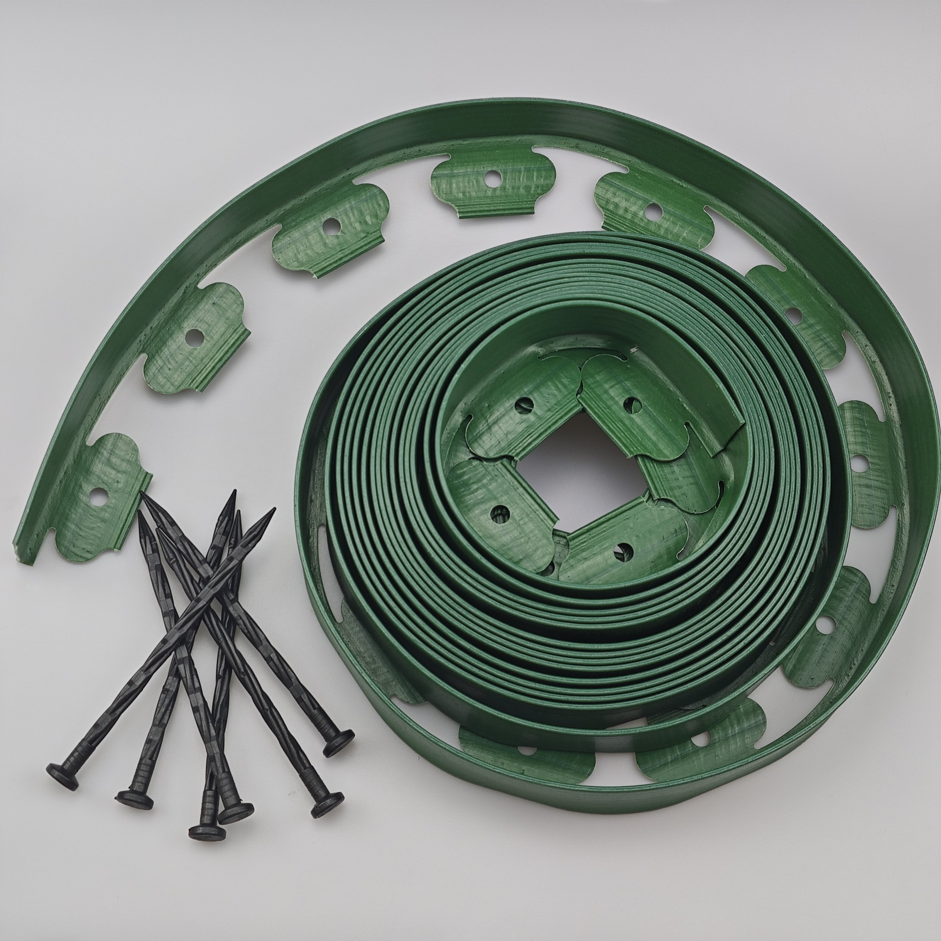 Garden Green Grass and Stone Barrier Grass and Stone Separation of Plastic Strips of Good Flexibility Performance