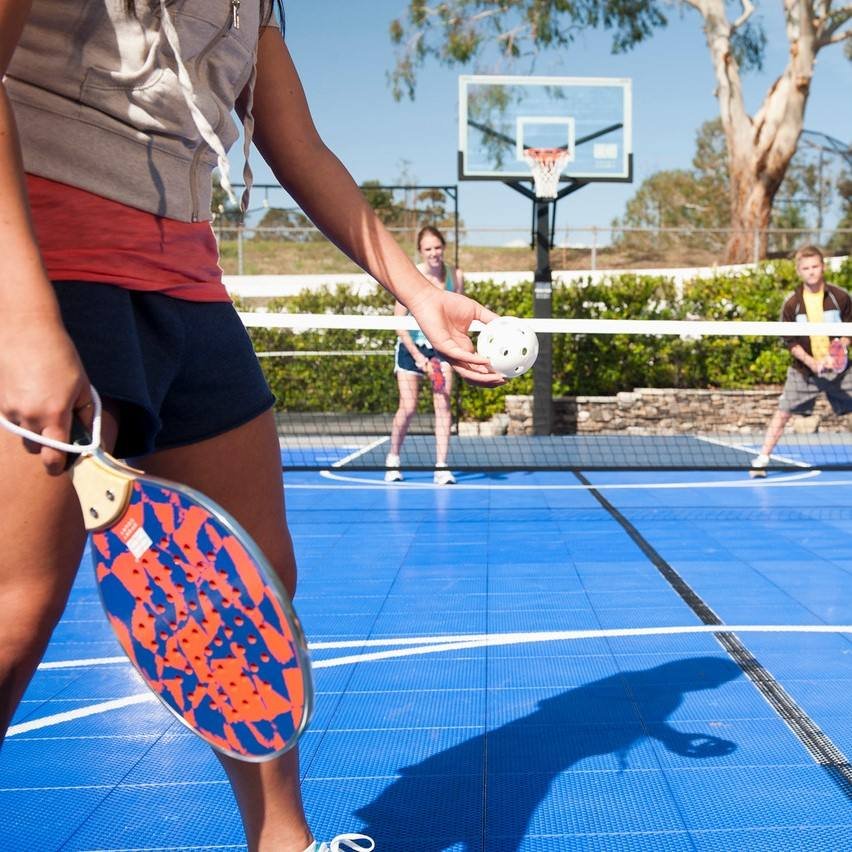 QTMAT Pickleball Court PP Flooring Portable Anti-slip Tiles Basketball Sport Courts Modular Plastic Floor Mat